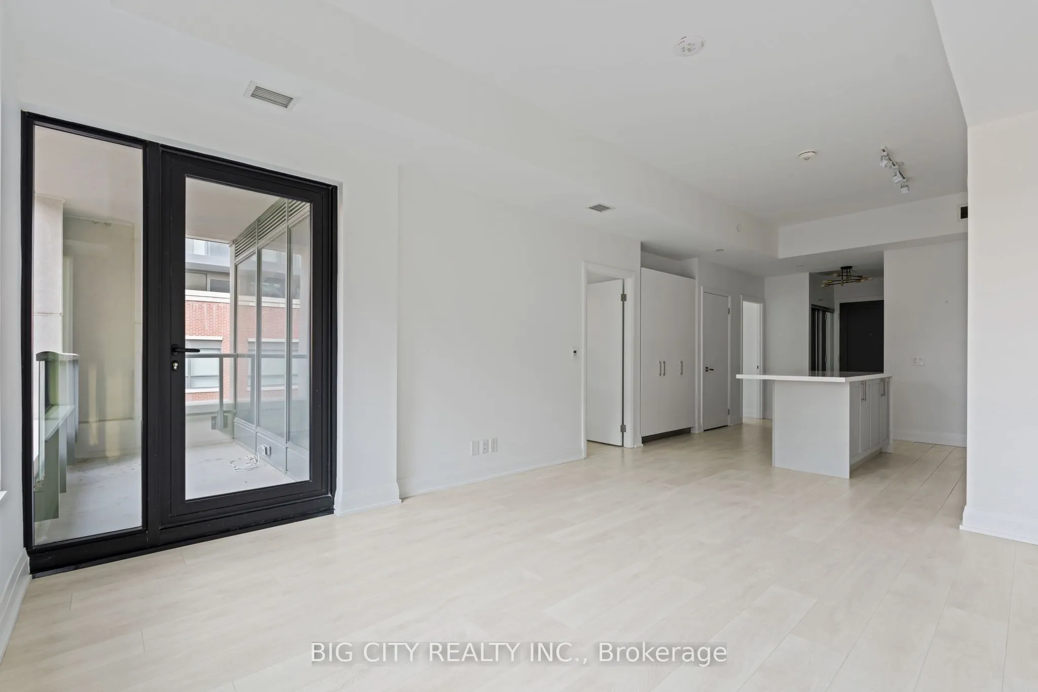 33 Frederick Todd Way, #605