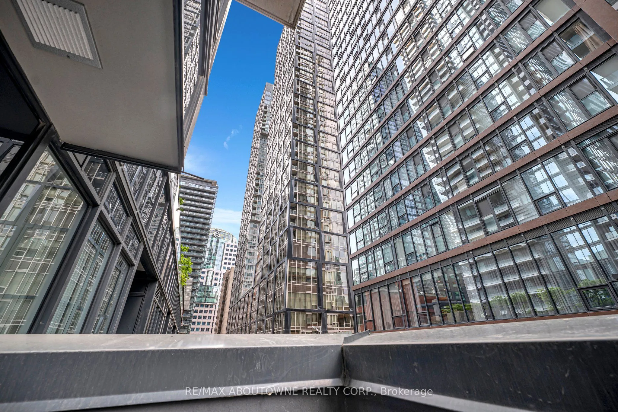 115 Blue Jays Way, #915