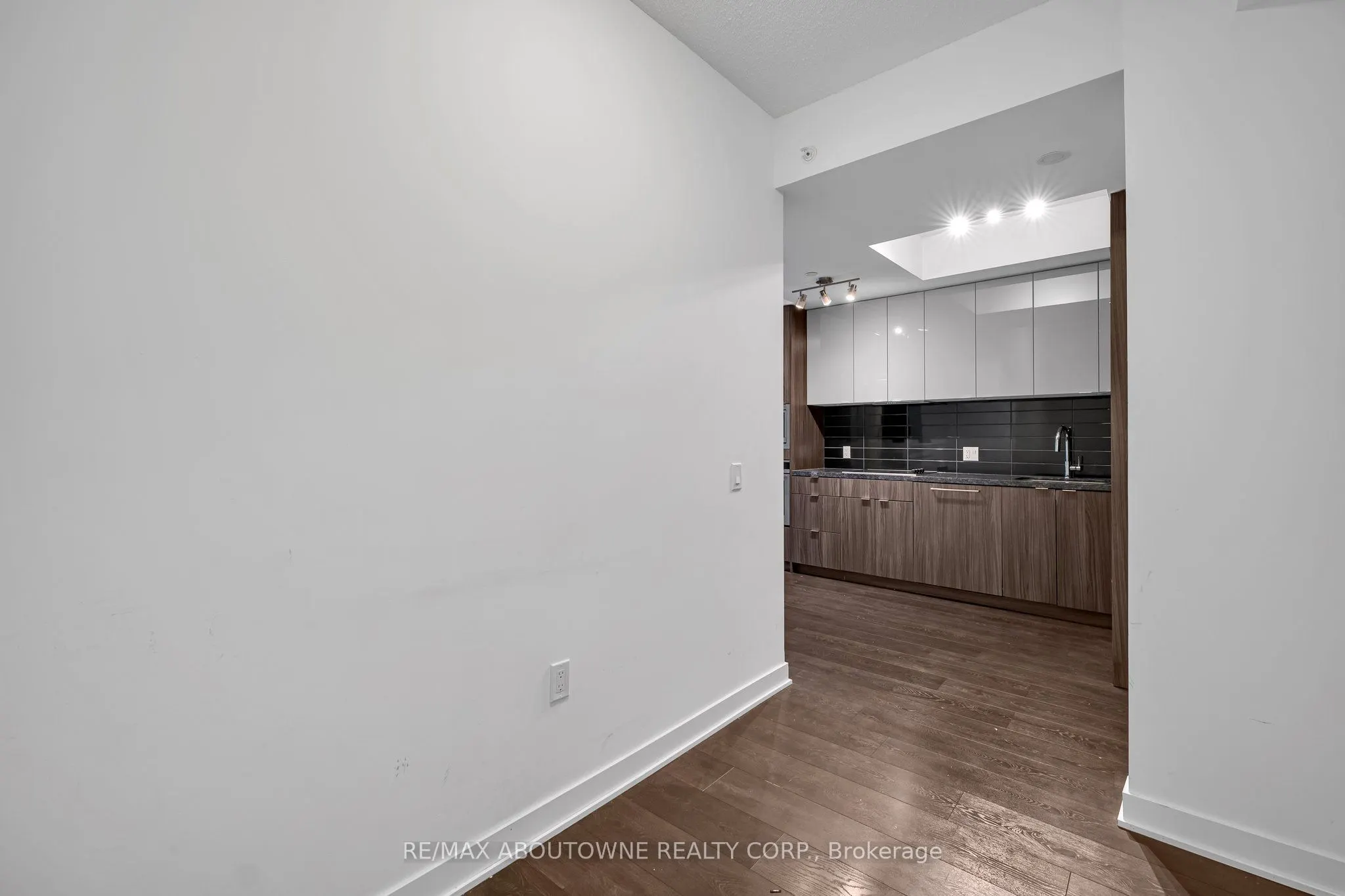 115 Blue Jays Way, #915