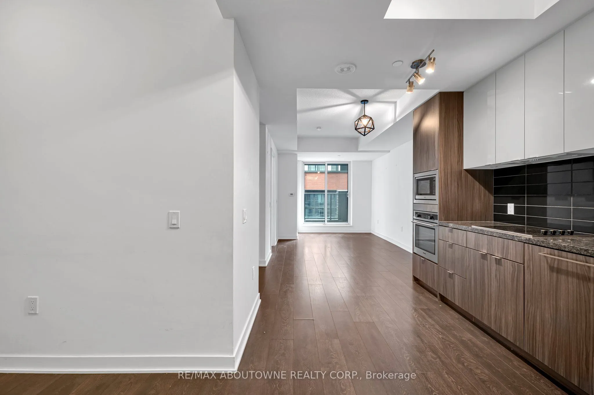 115 Blue Jays Way, #915