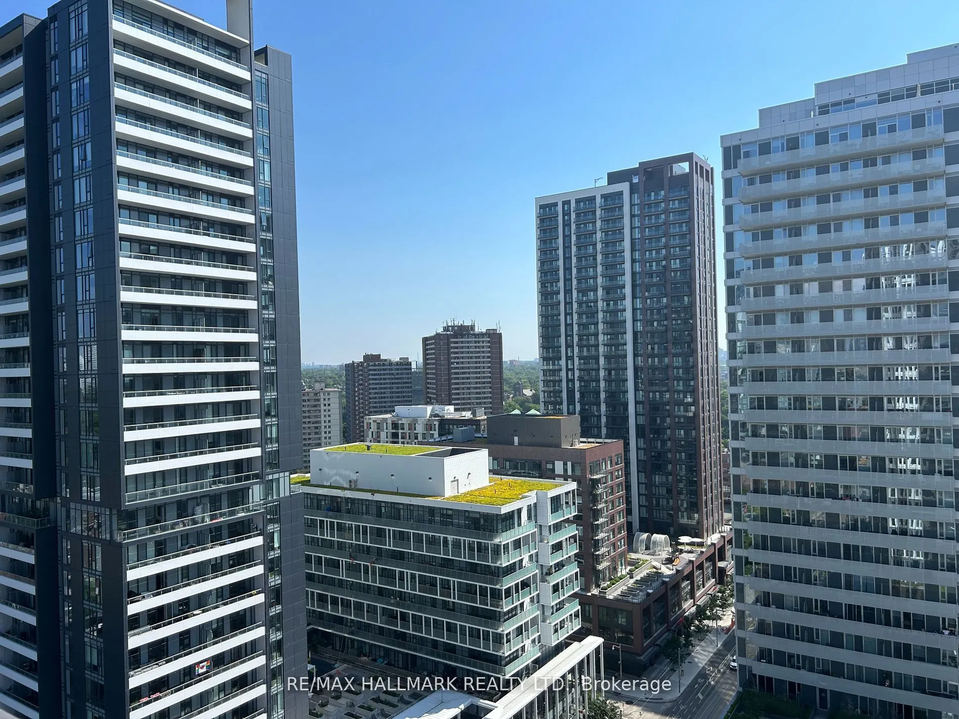 170 Sumach Street, #2001