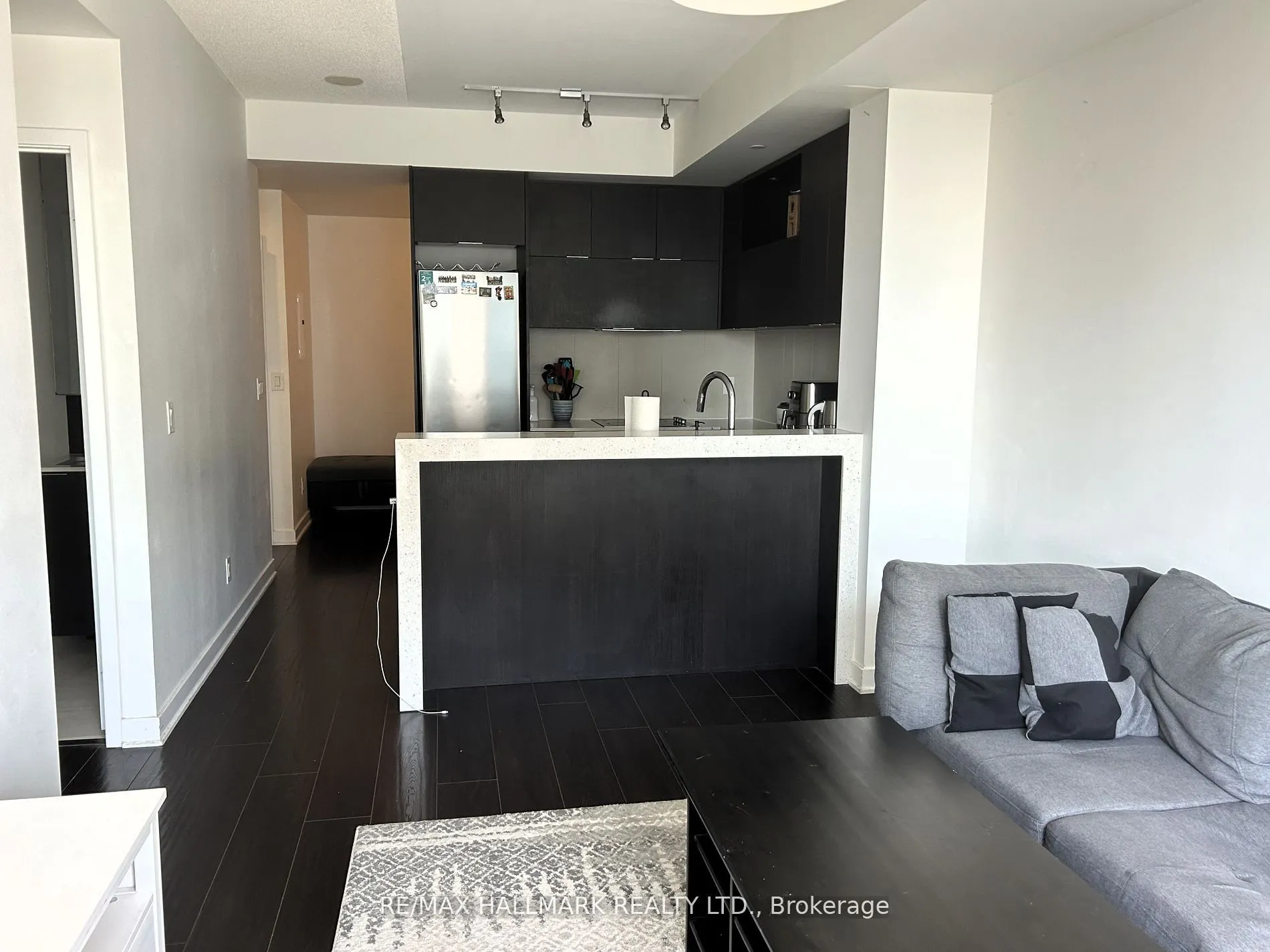 170 Sumach Street, #2001