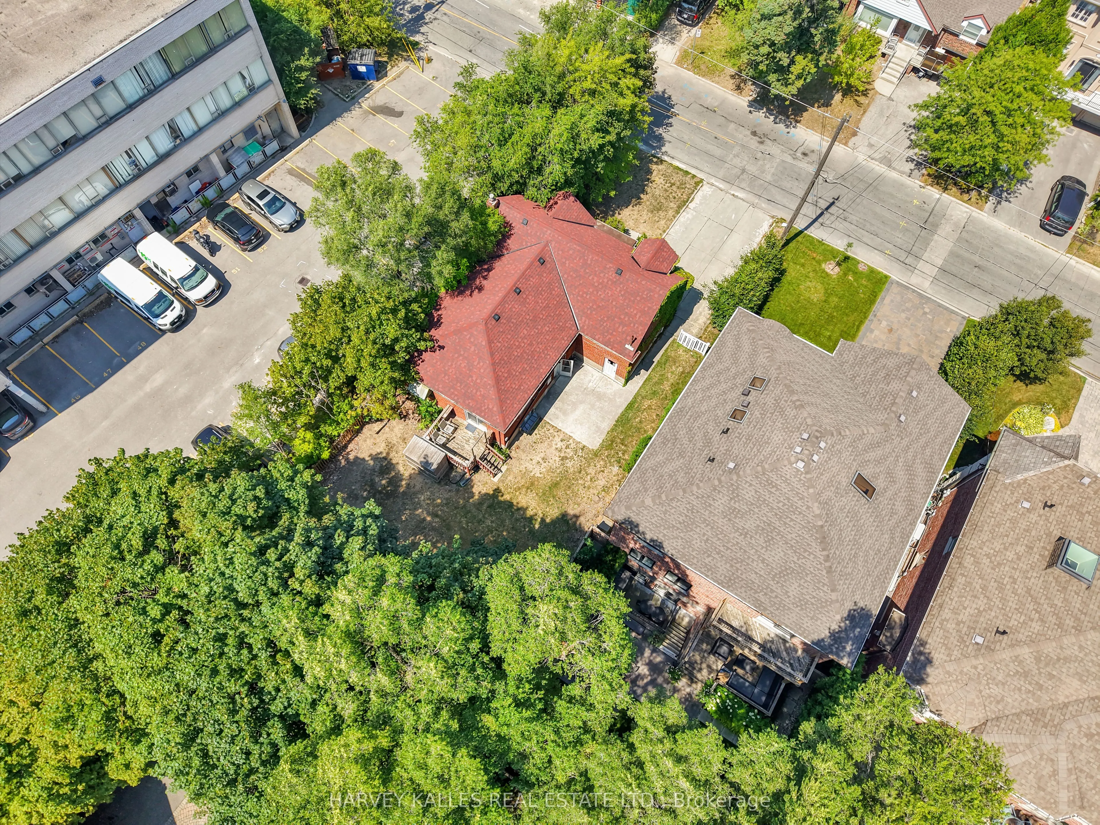 547 Douglas Avenue