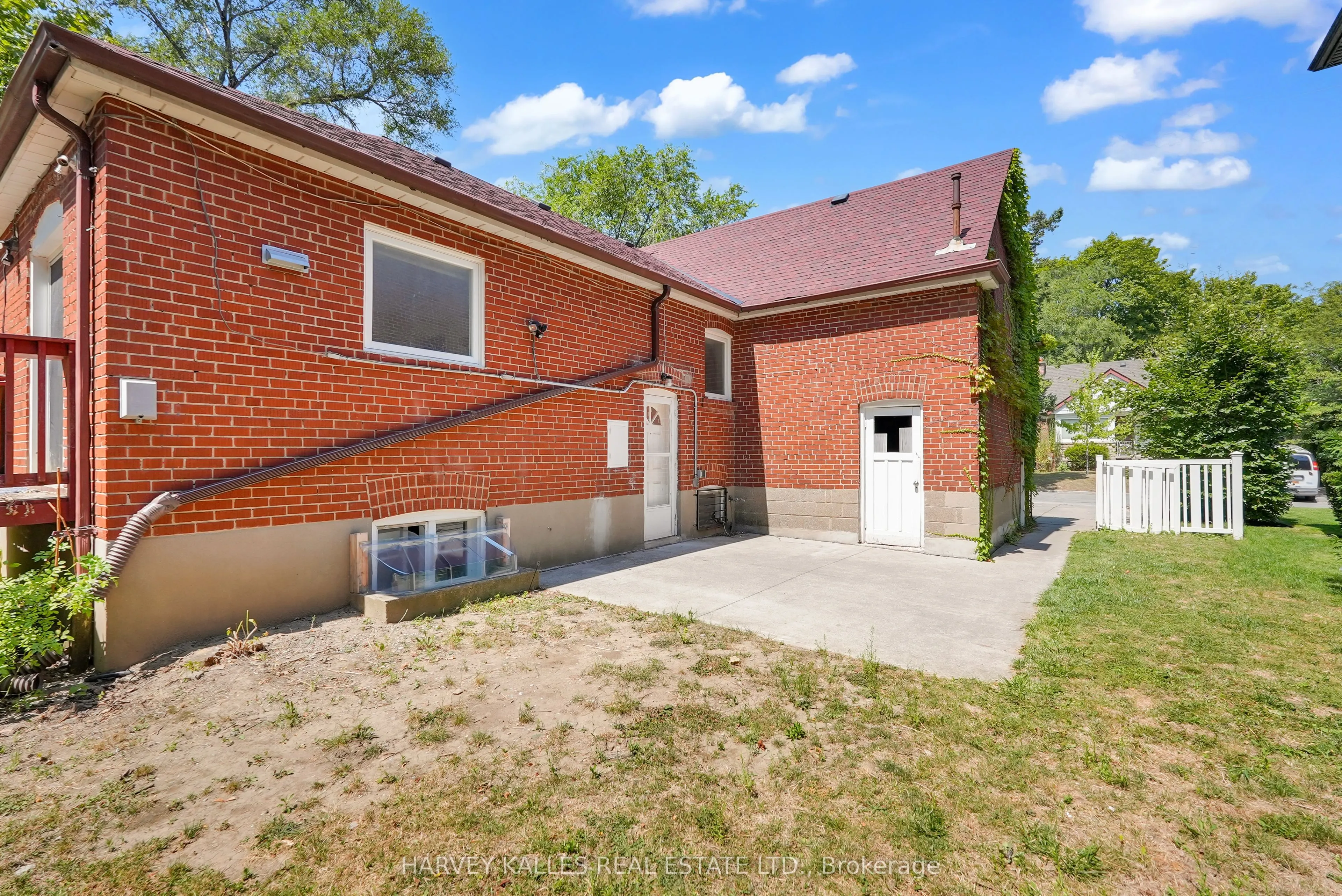 547 Douglas Avenue