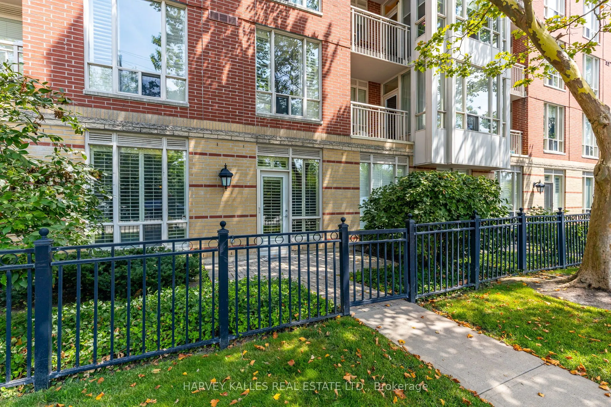 485 Rosewell Avenue, #105