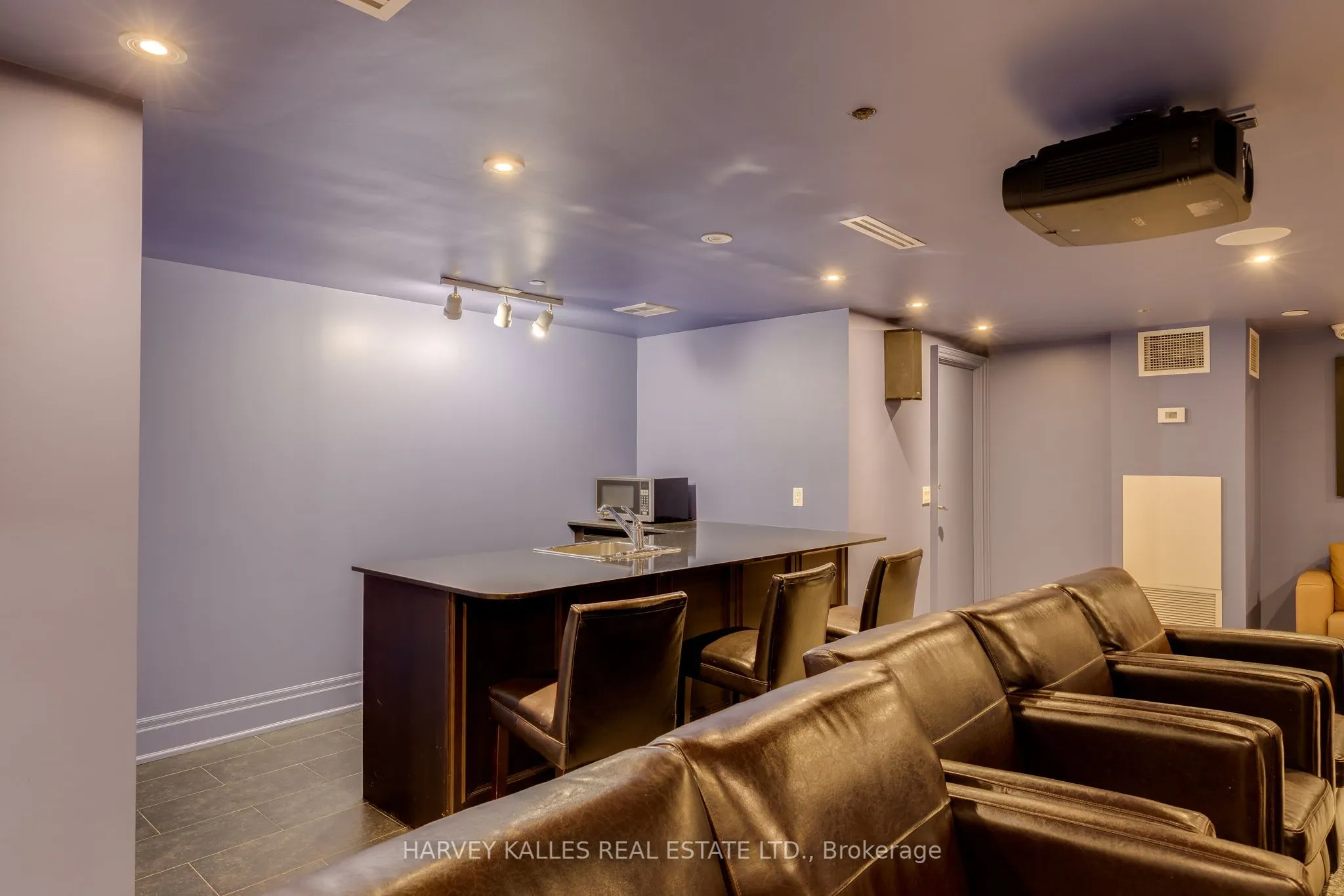 485 Rosewell Avenue, #105