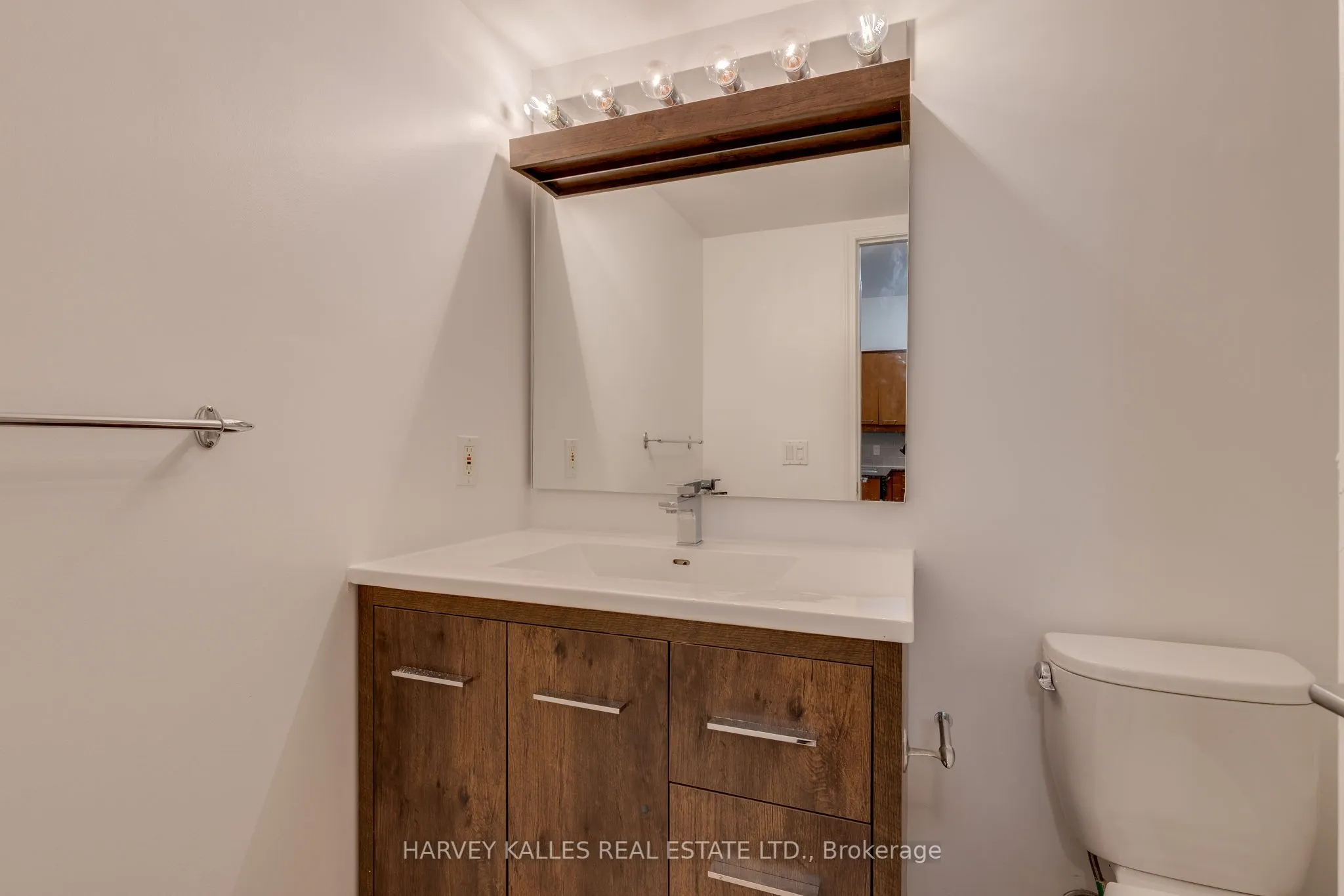 485 Rosewell Avenue, #105