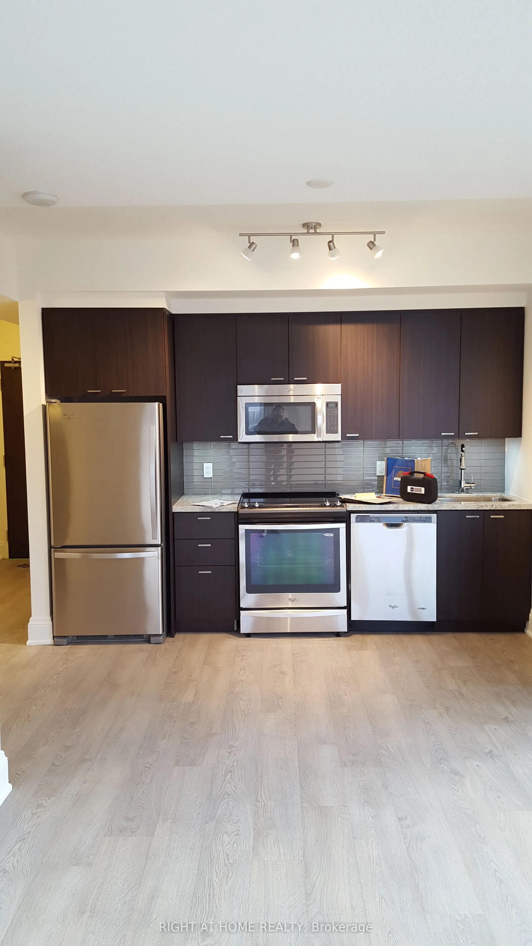 88 Sheppard Avenue E, #1807