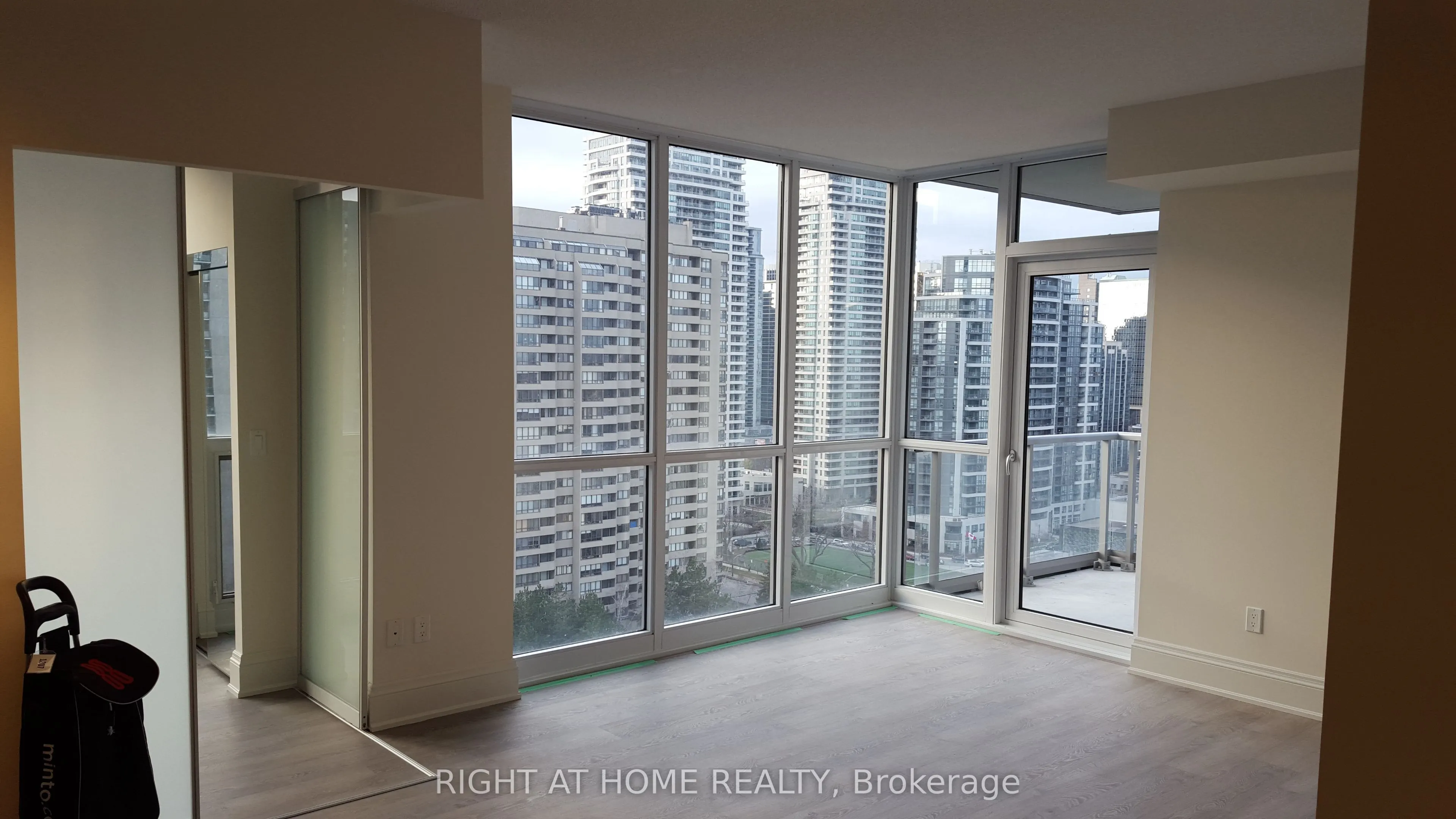 88 Sheppard Avenue E, #1807
