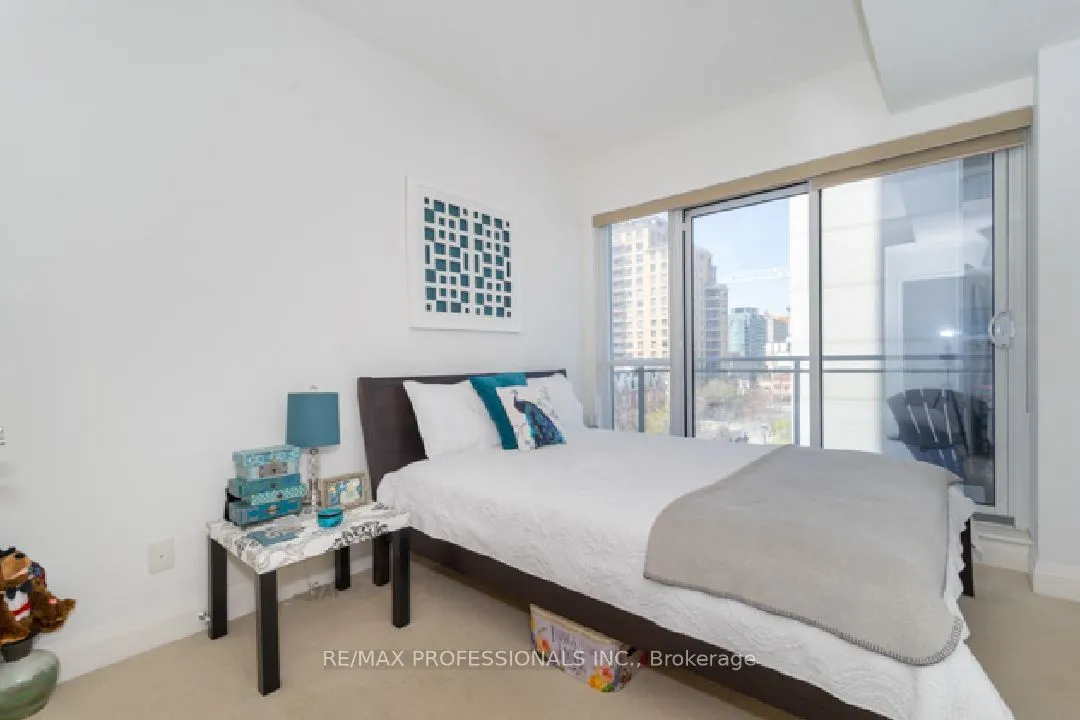 83 Redpath Avenue, #411