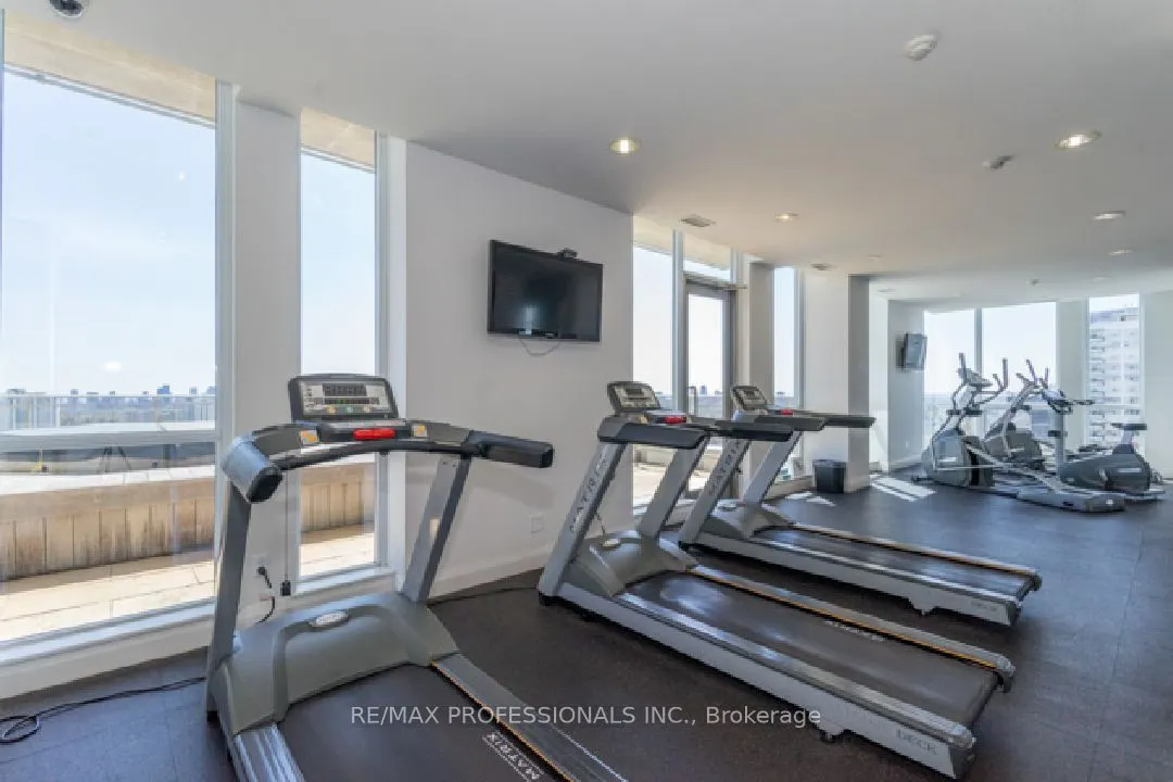 83 Redpath Avenue, #411