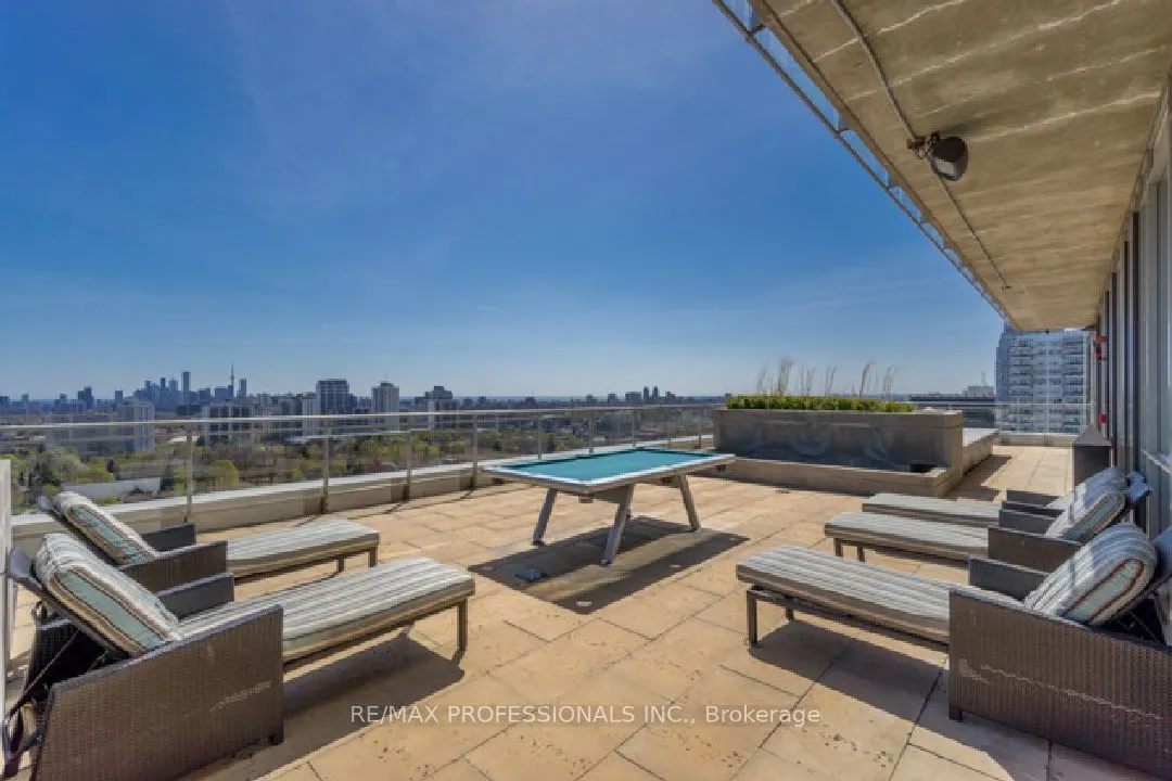 83 Redpath Avenue, #411
