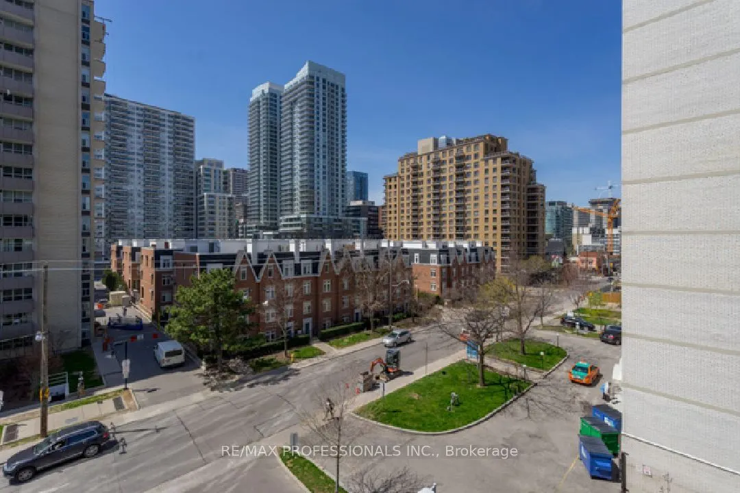 83 Redpath Avenue, #411