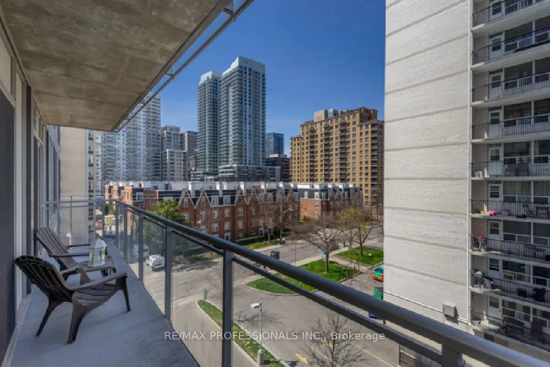 83 Redpath Avenue, #411