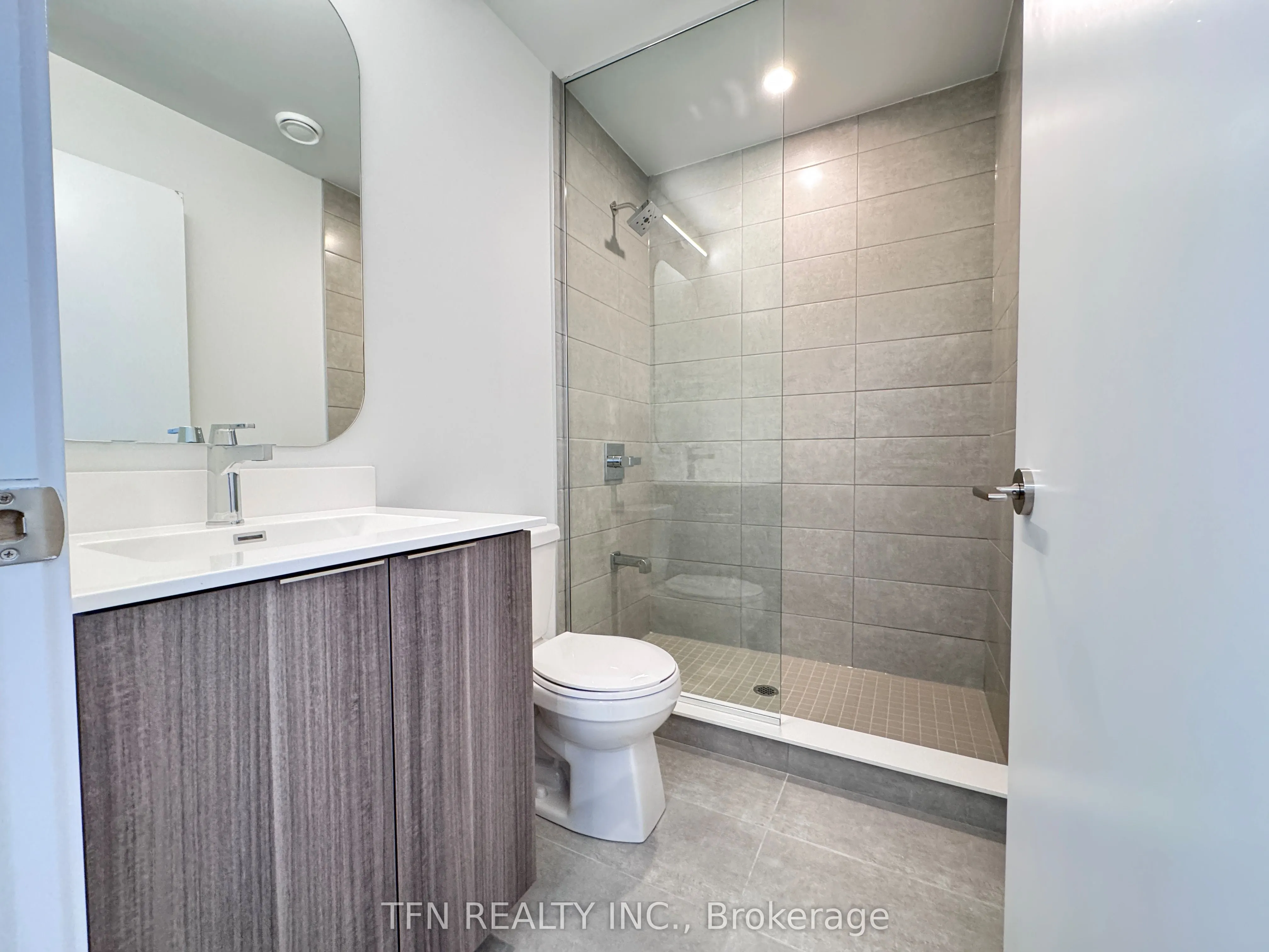 15 Richardson Street, #904