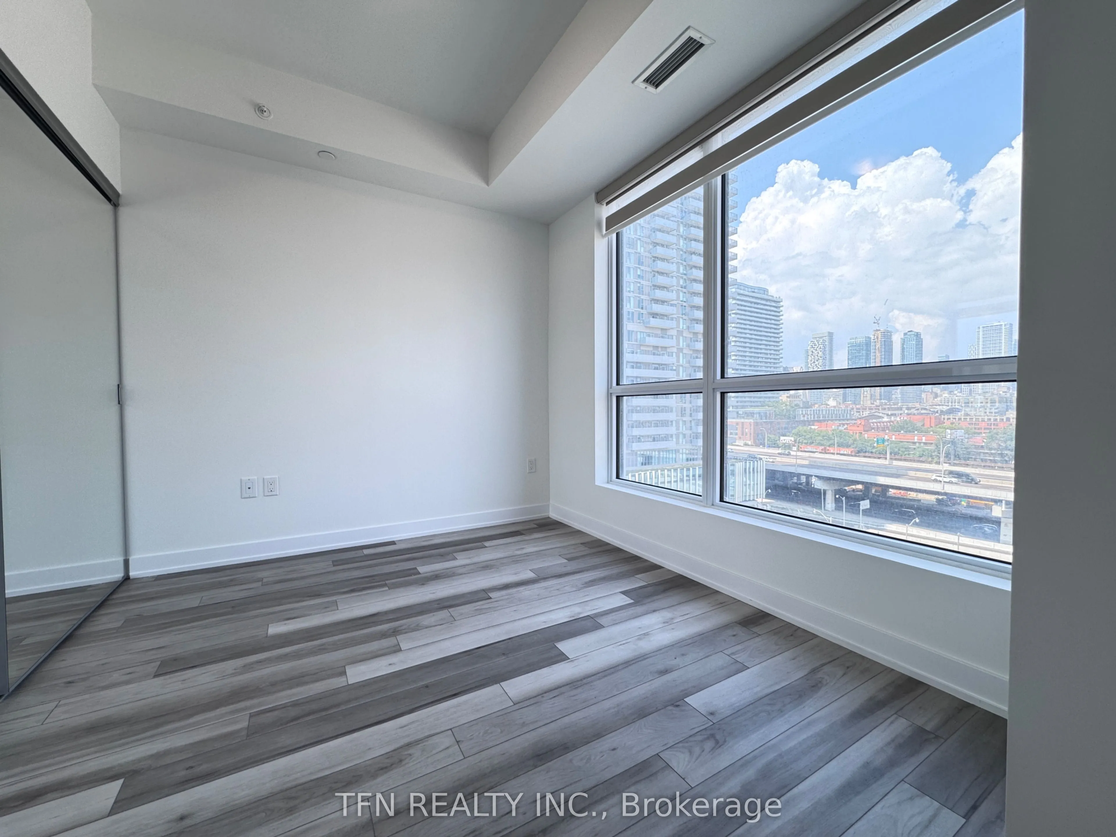 15 Richardson Street, #904