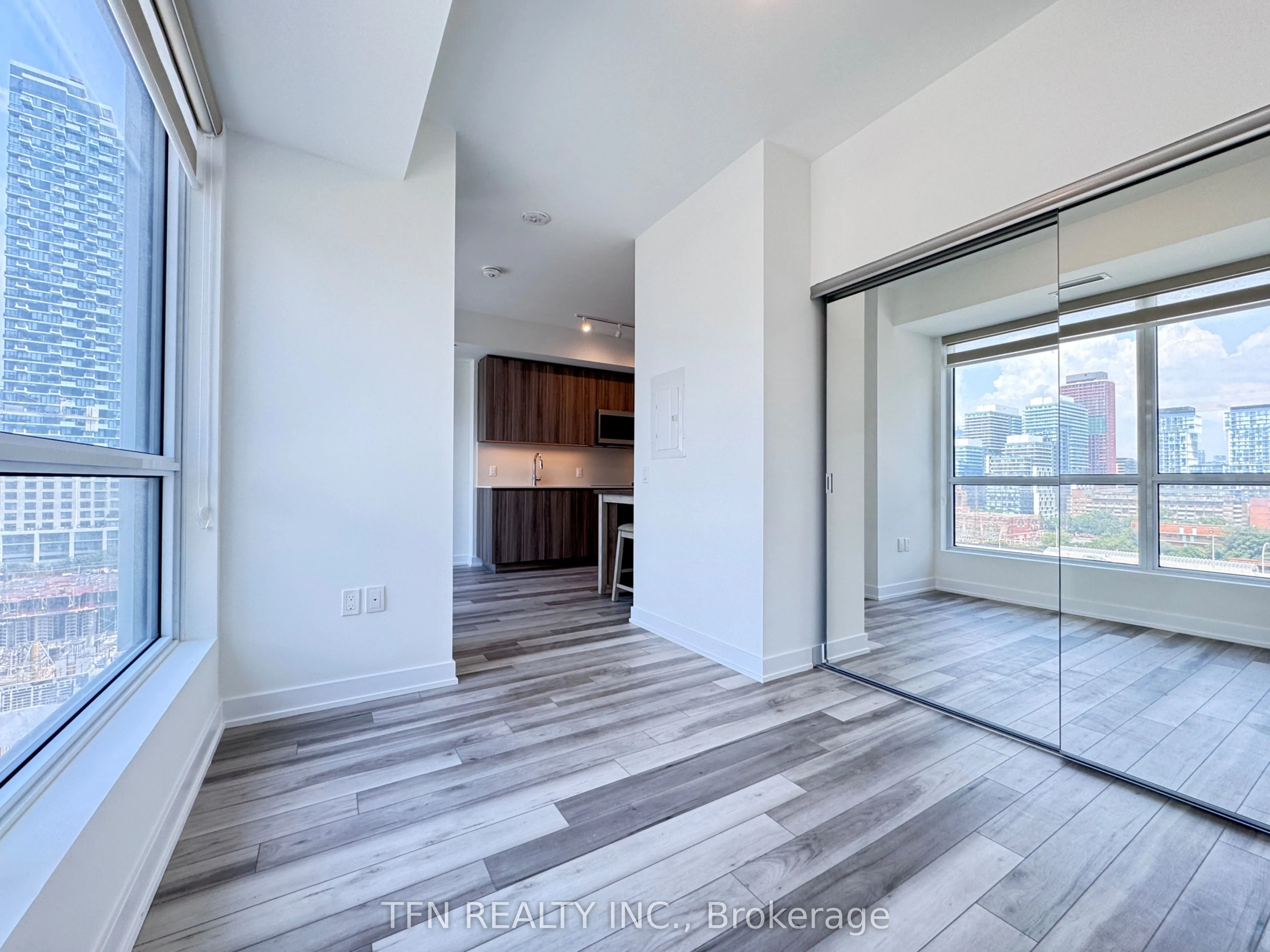 15 Richardson Street, #904