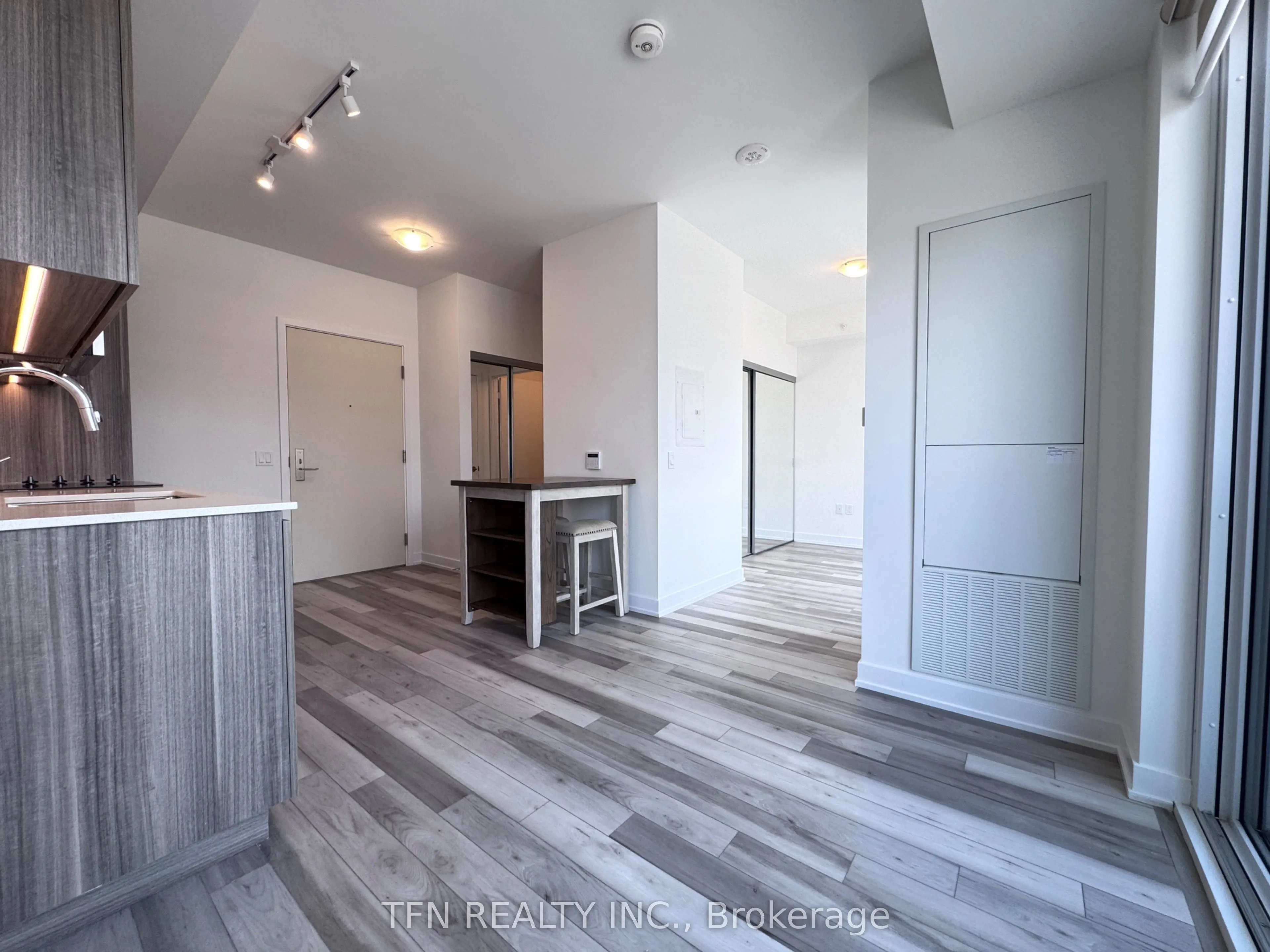 15 Richardson Street, #904