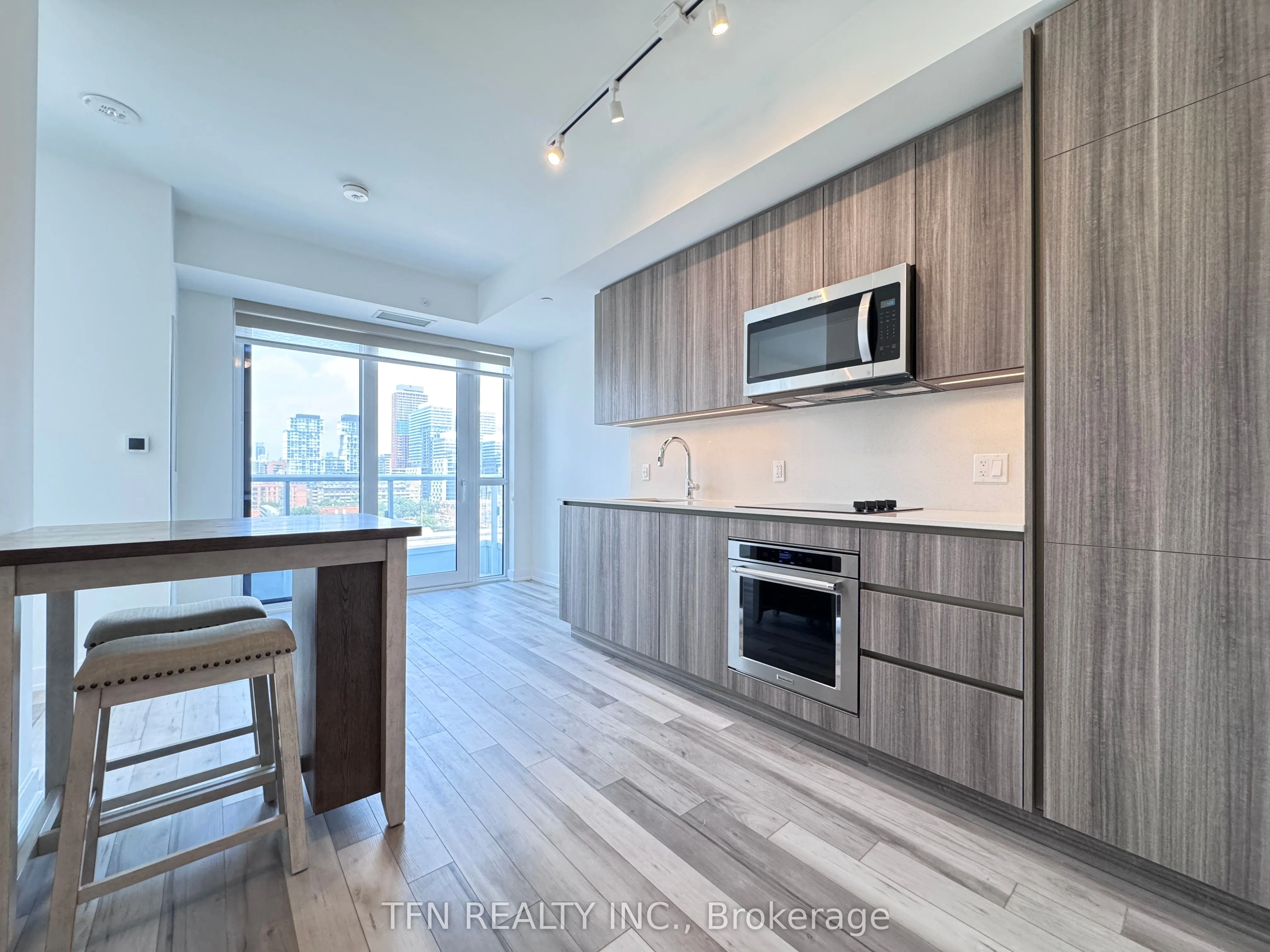 15 Richardson Street, #904