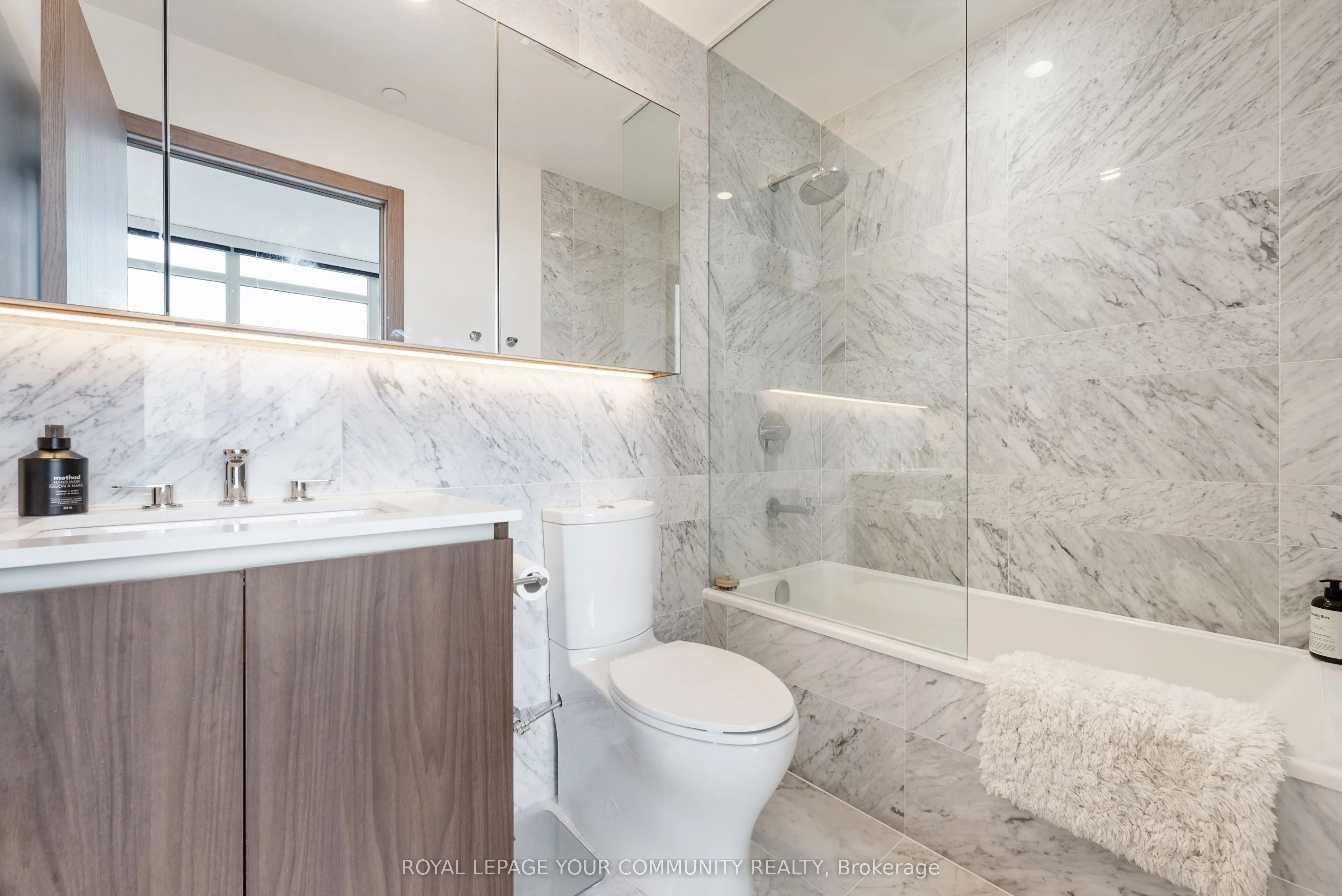 17 Bathurst Street, #3615