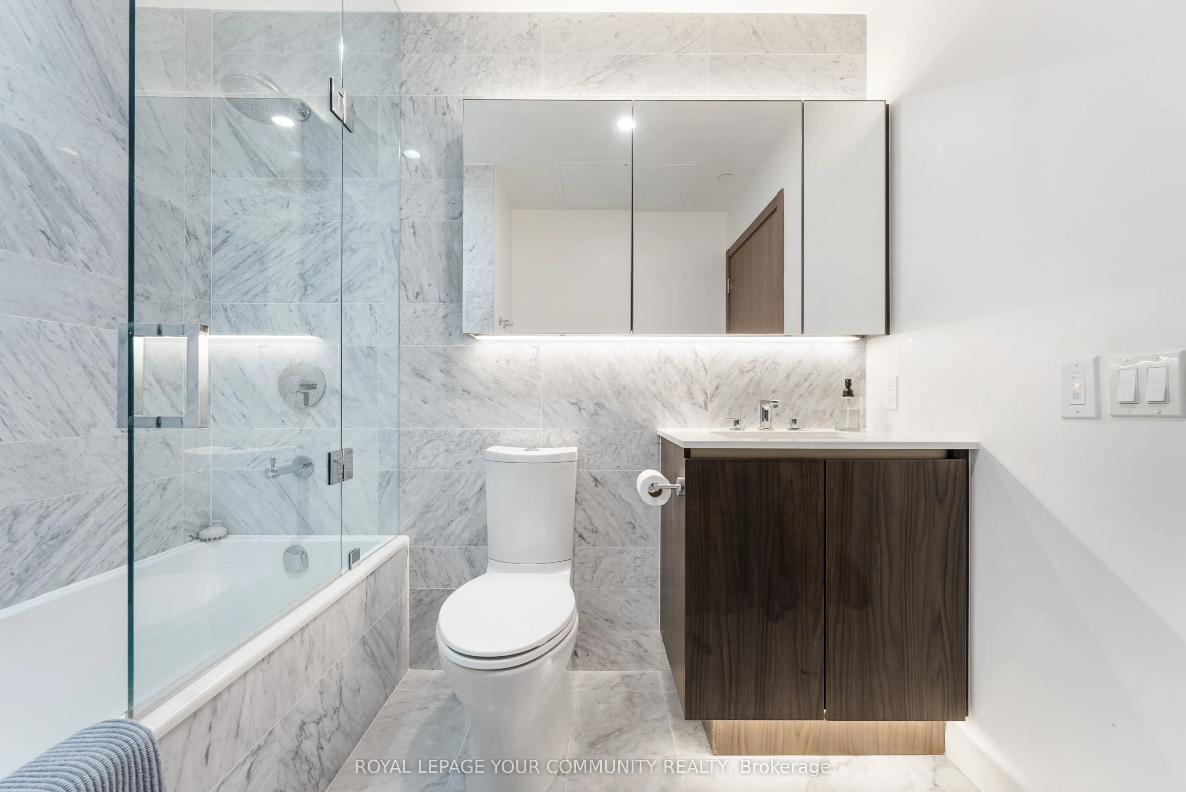 17 Bathurst Street, #3615