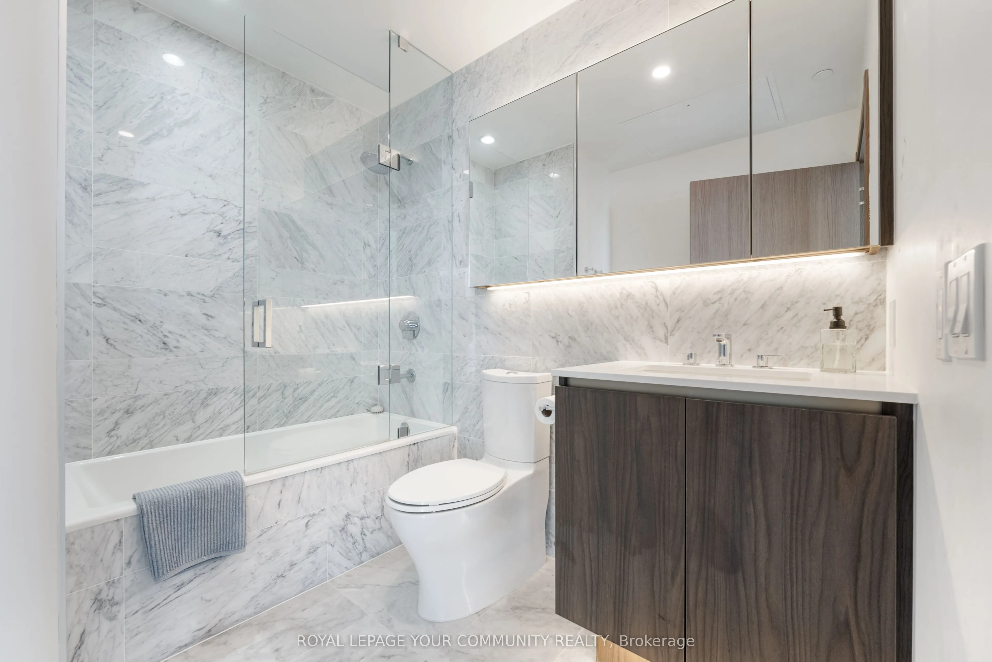 17 Bathurst Street, #3615
