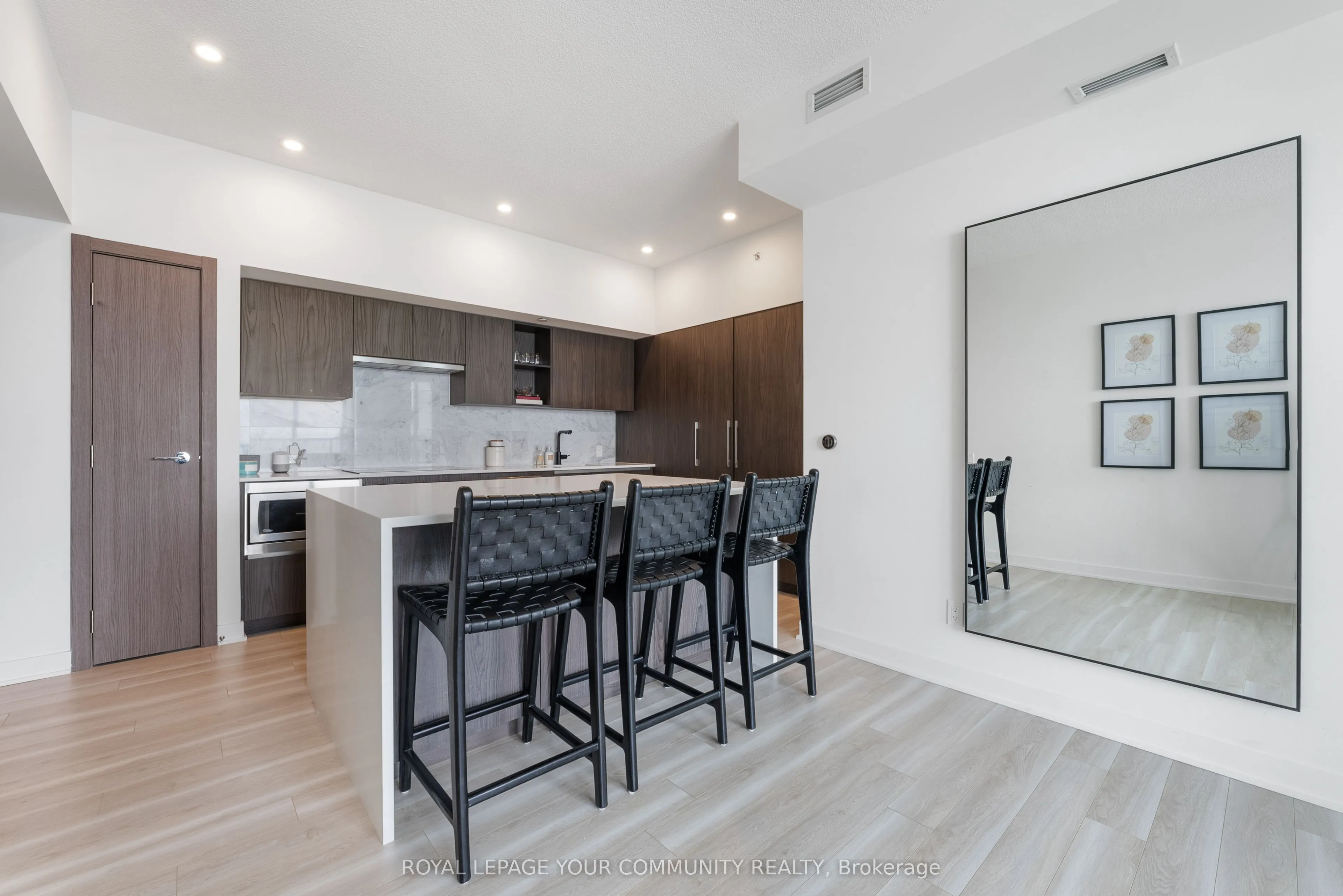 17 Bathurst Street, #3615