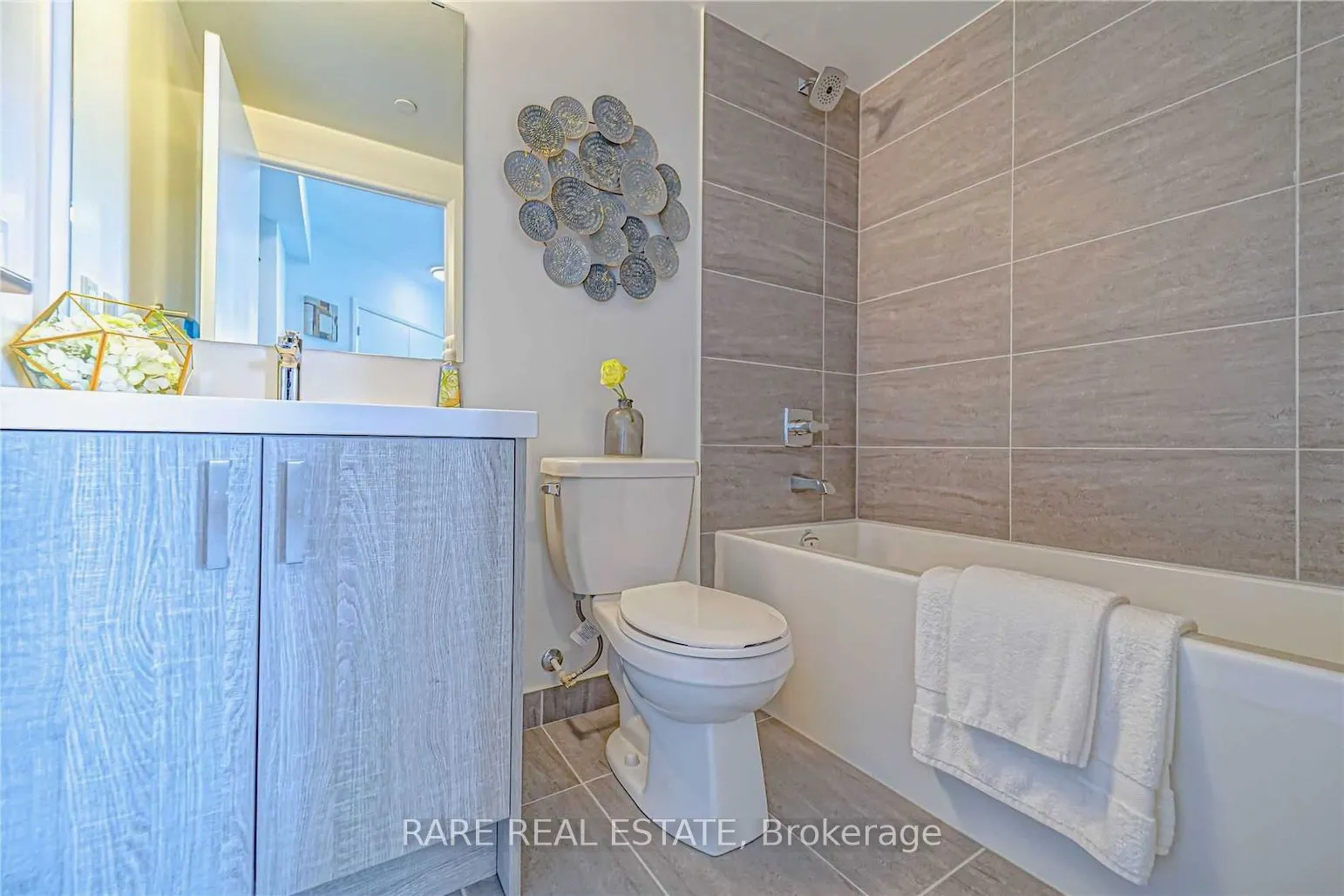 77 Mutual Street, #1603