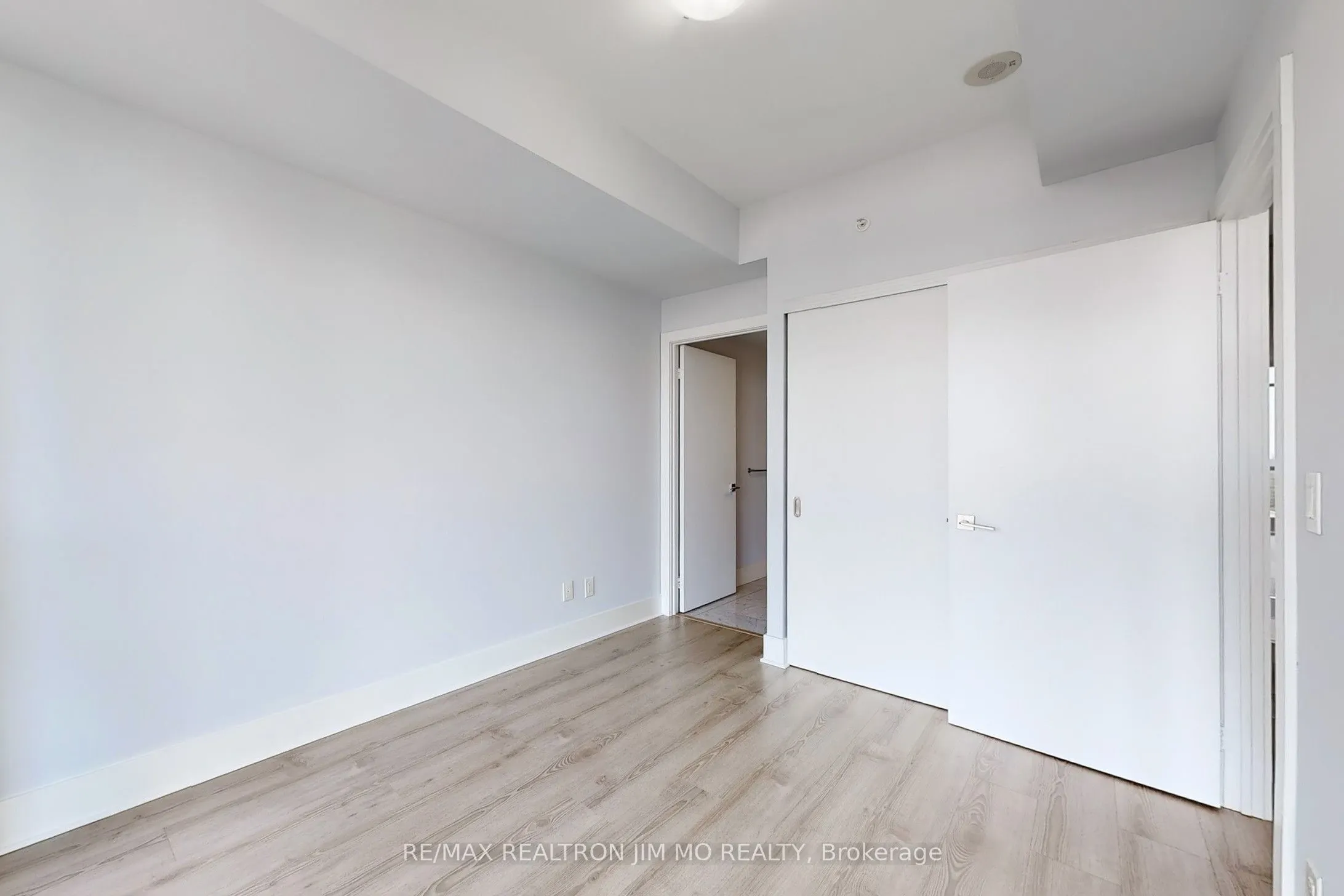 32 Davenport Road, #1706