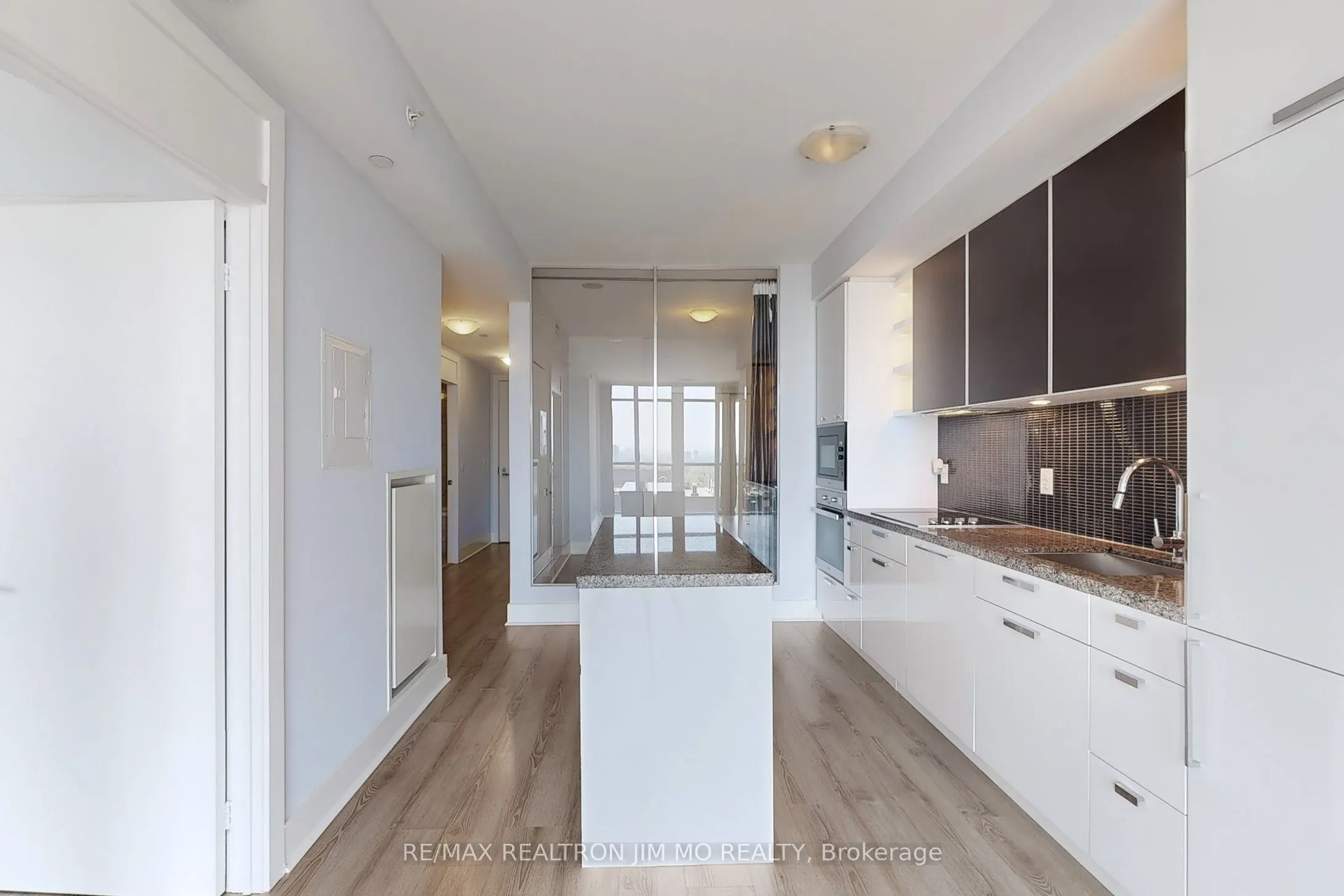 32 Davenport Road, #1706