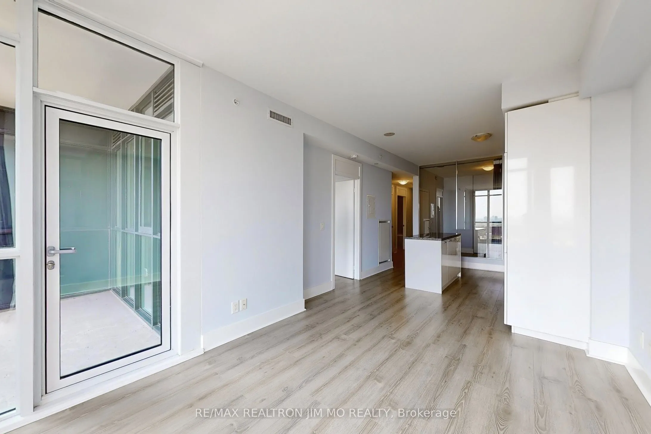 32 Davenport Road, #1706