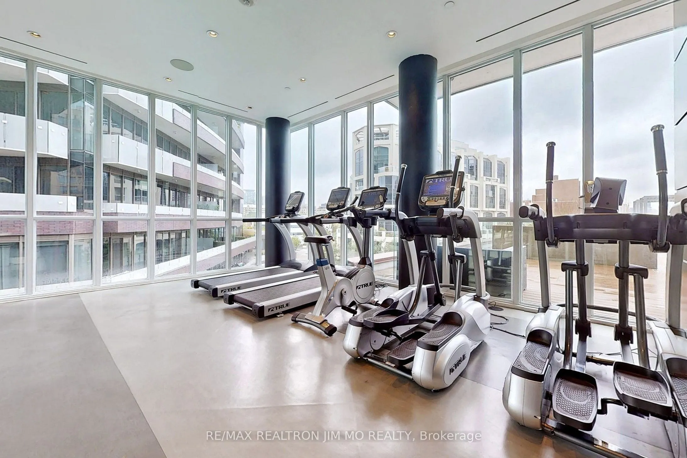 32 Davenport Road, #1706