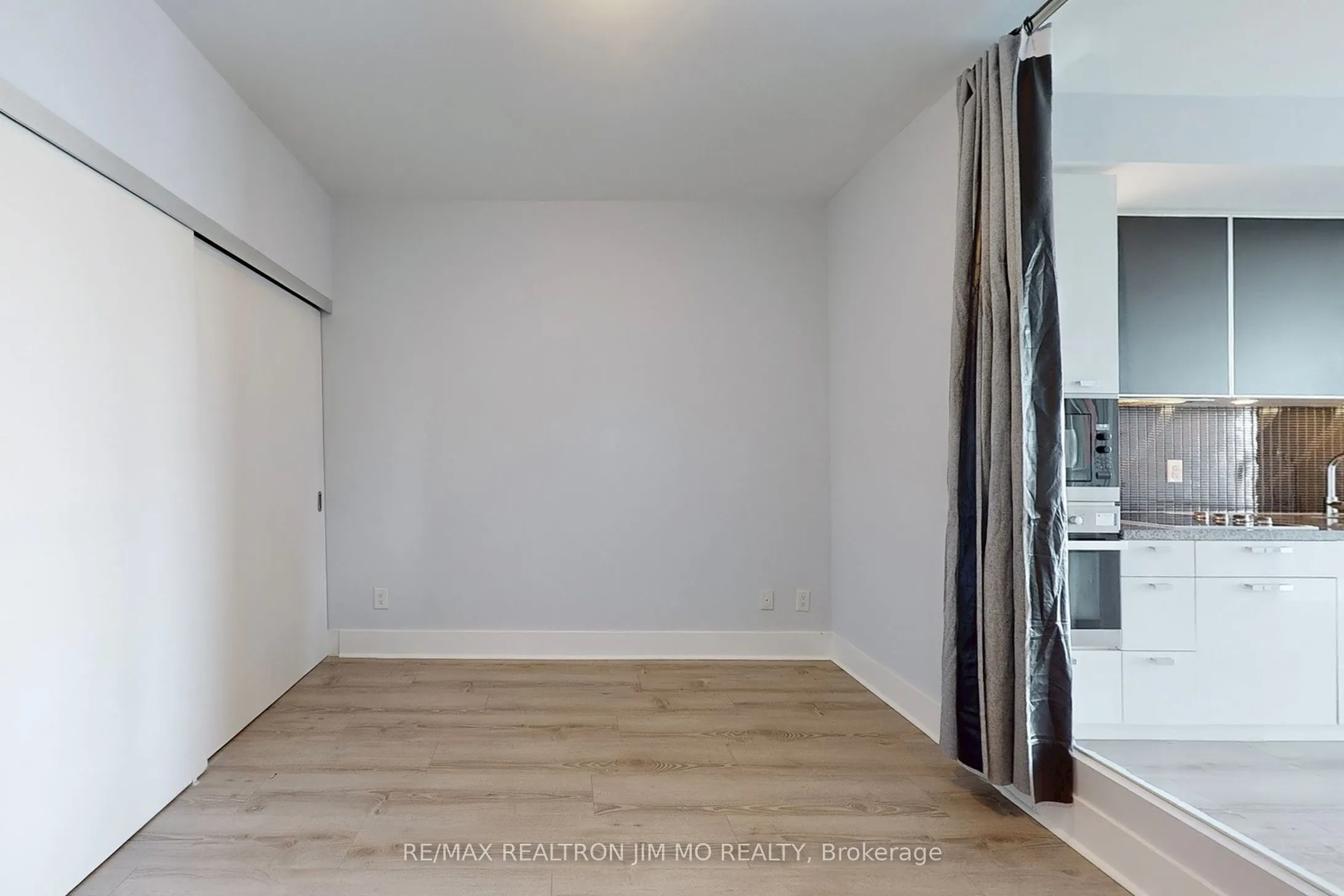 32 Davenport Road, #1706