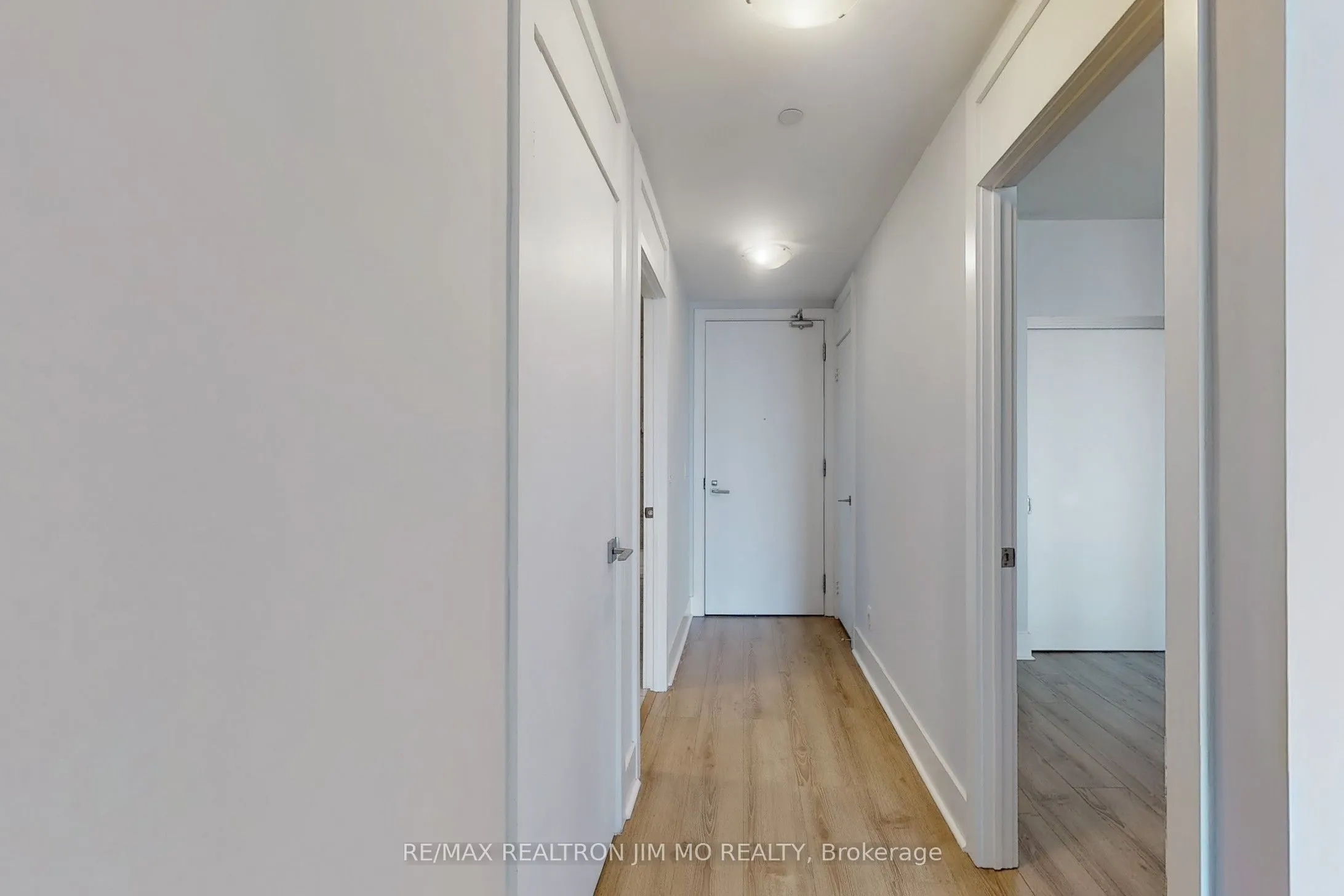32 Davenport Road, #1706