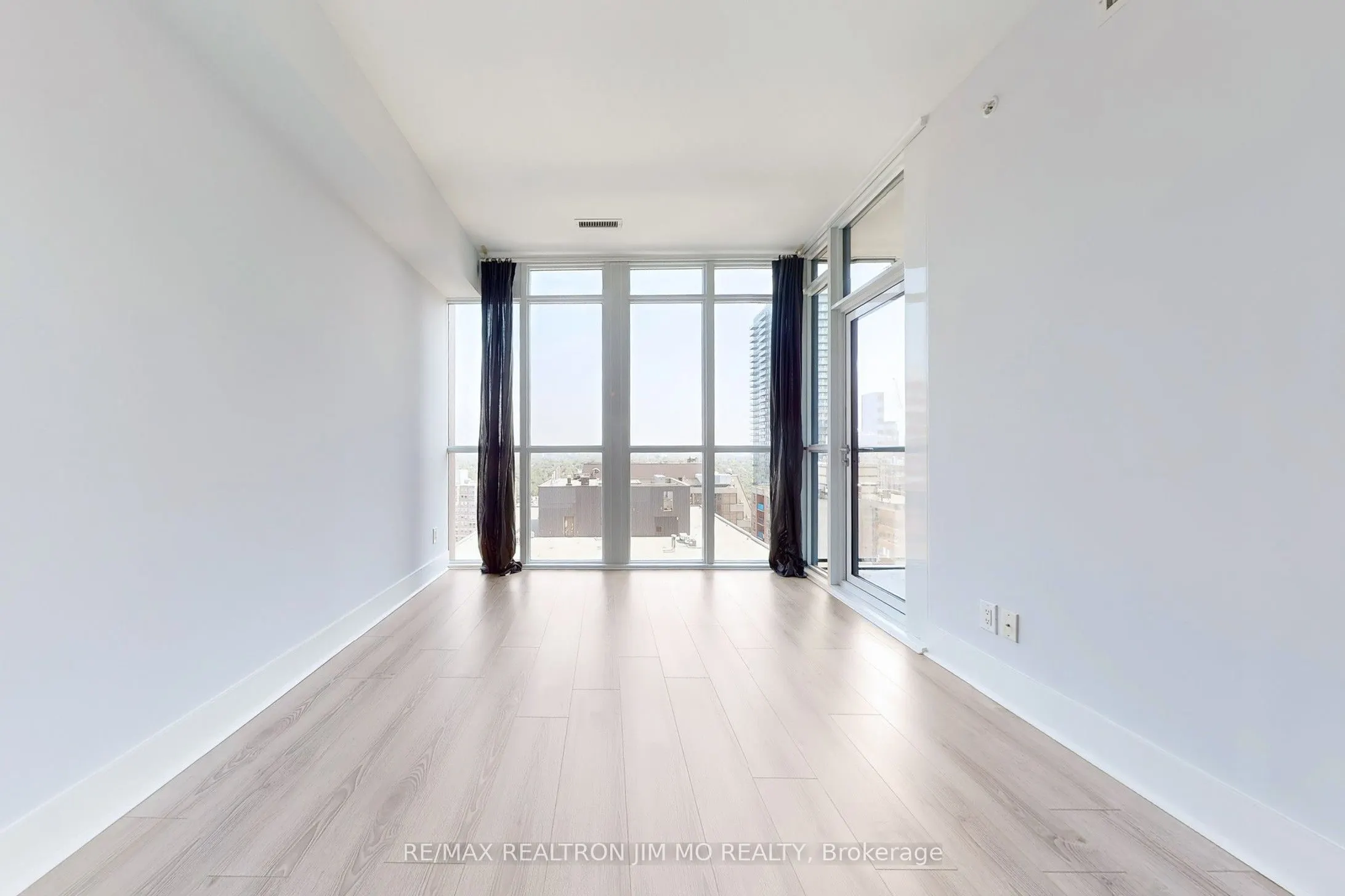 32 Davenport Road, #1706