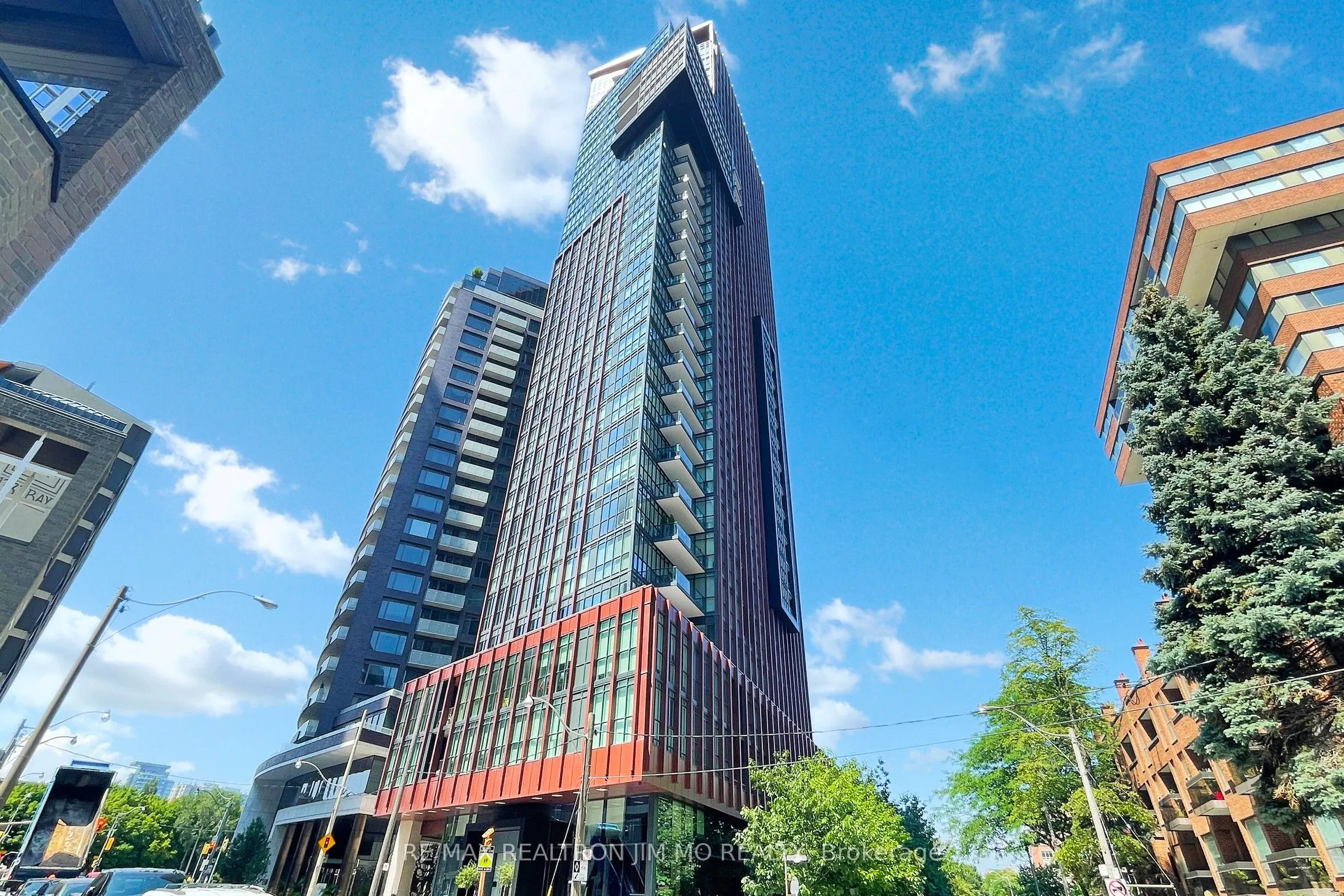 32 Davenport Road, #1706