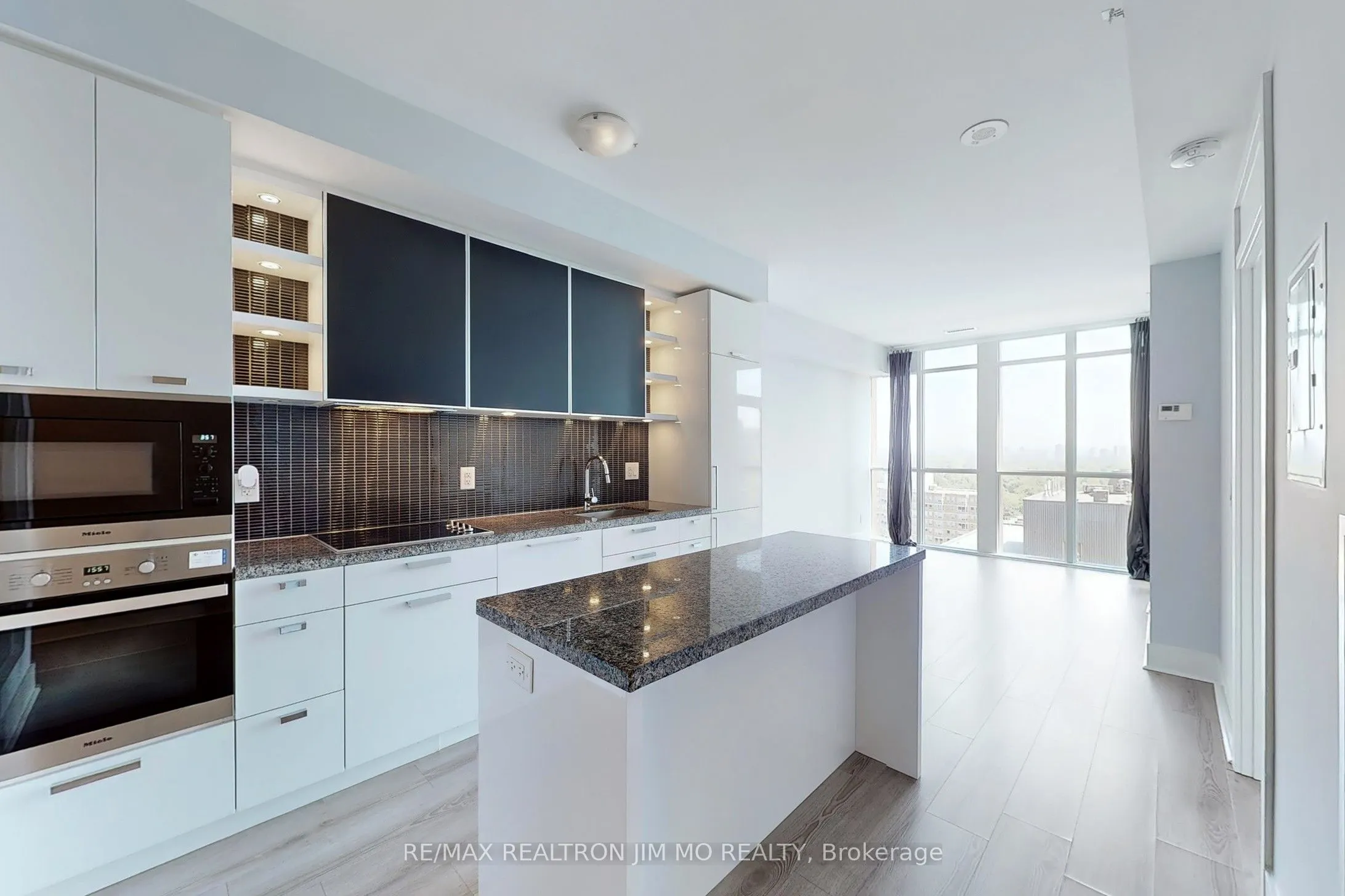 32 Davenport Road, #1706
