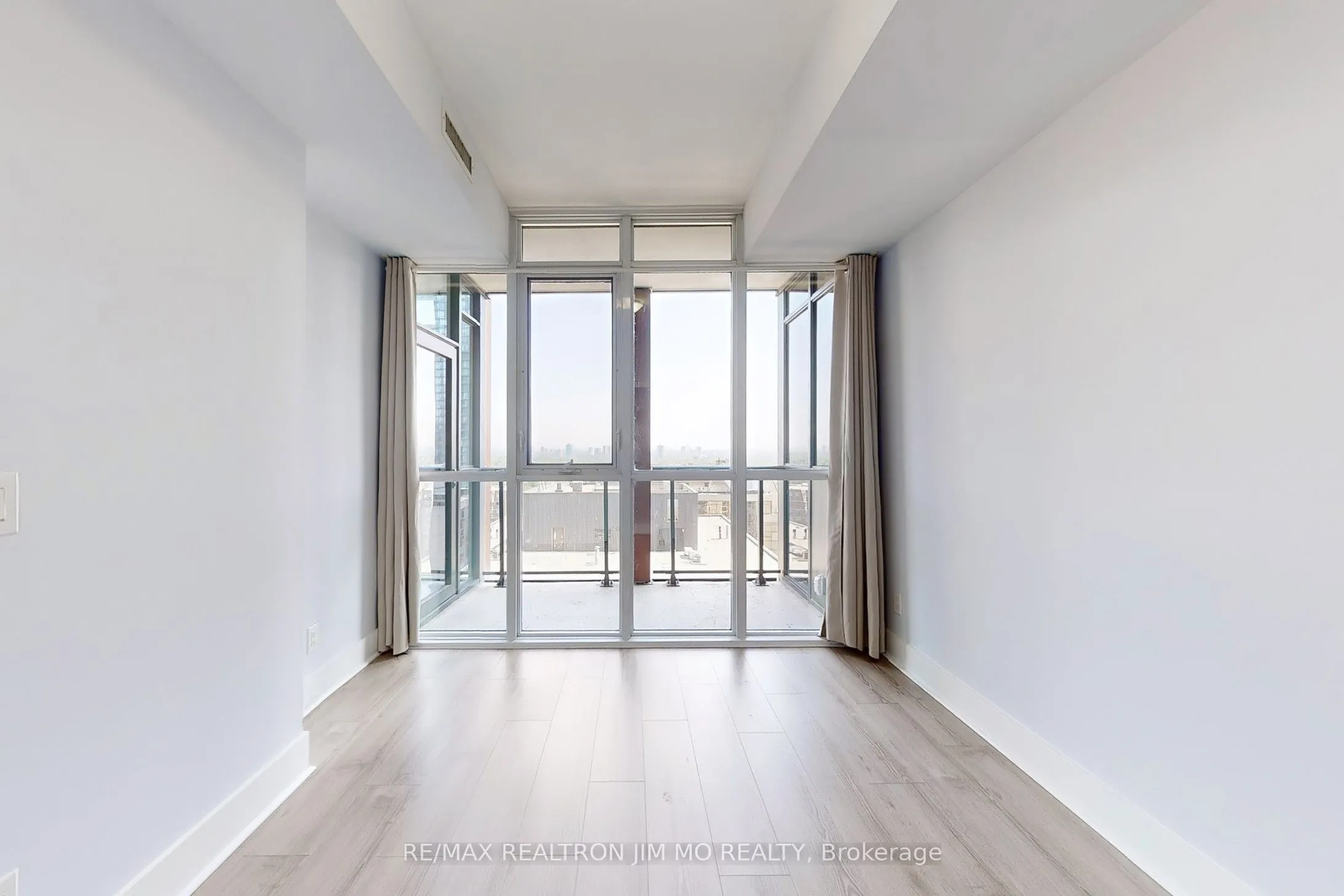 32 Davenport Road, #1706