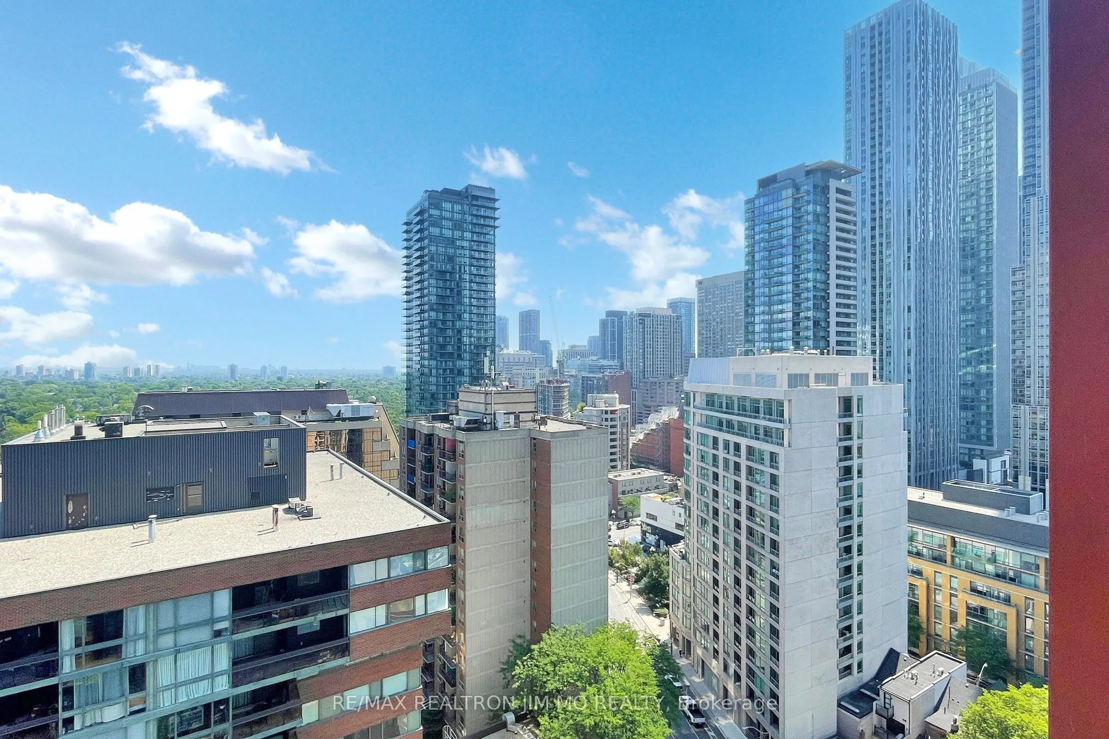 32 Davenport Road, #1706