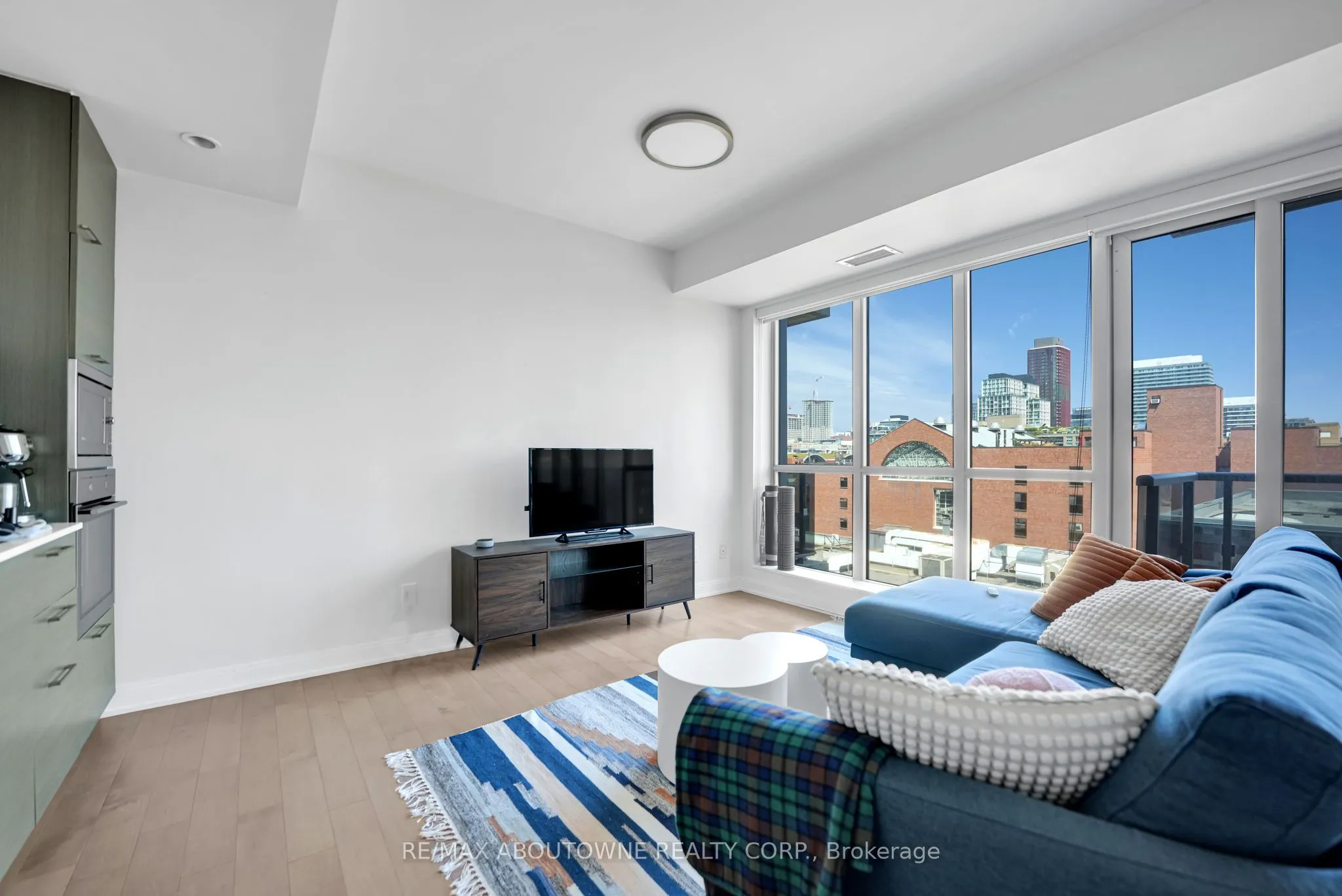 55 Front Street E, #904