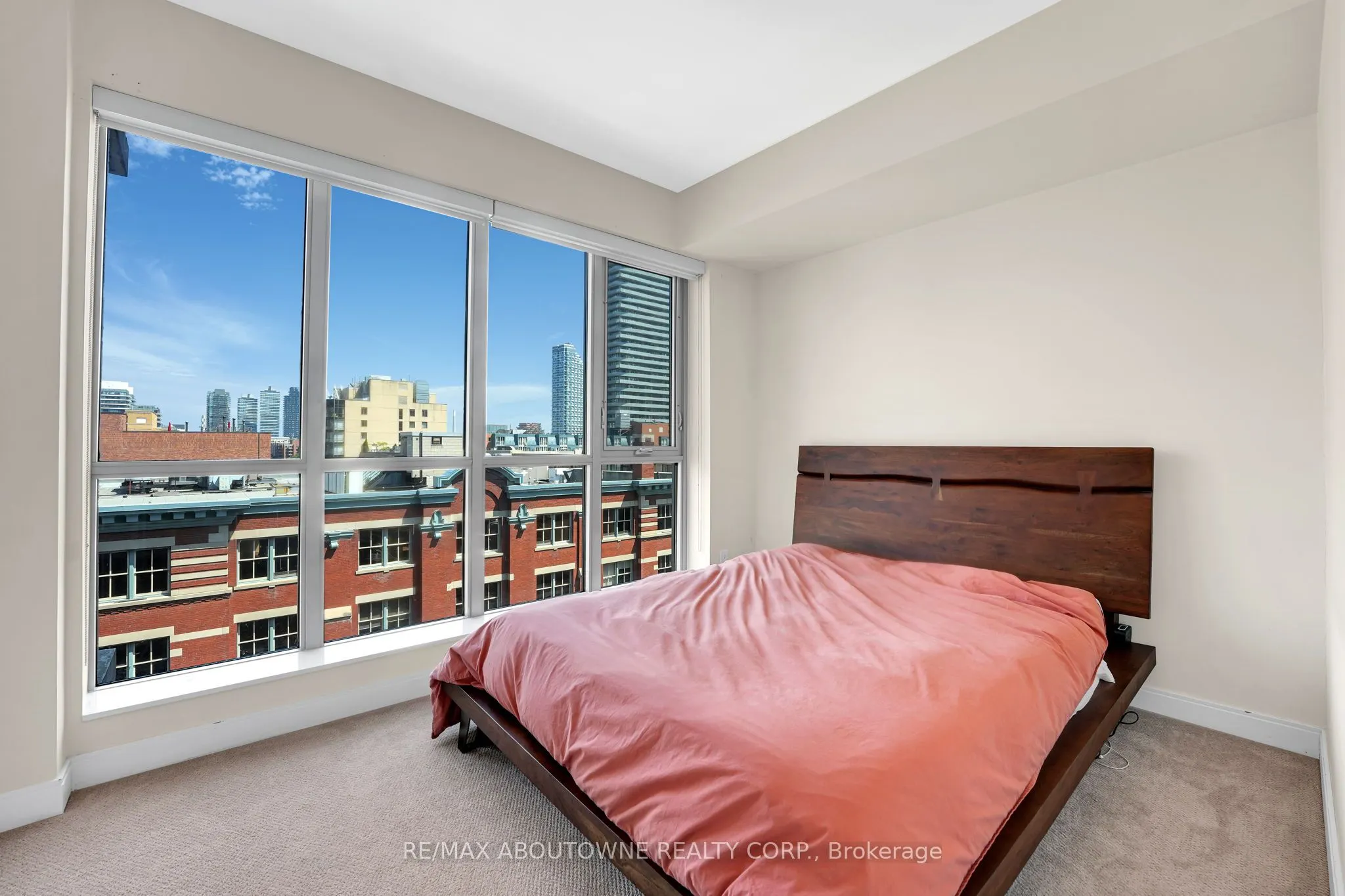 55 Front Street E, #904