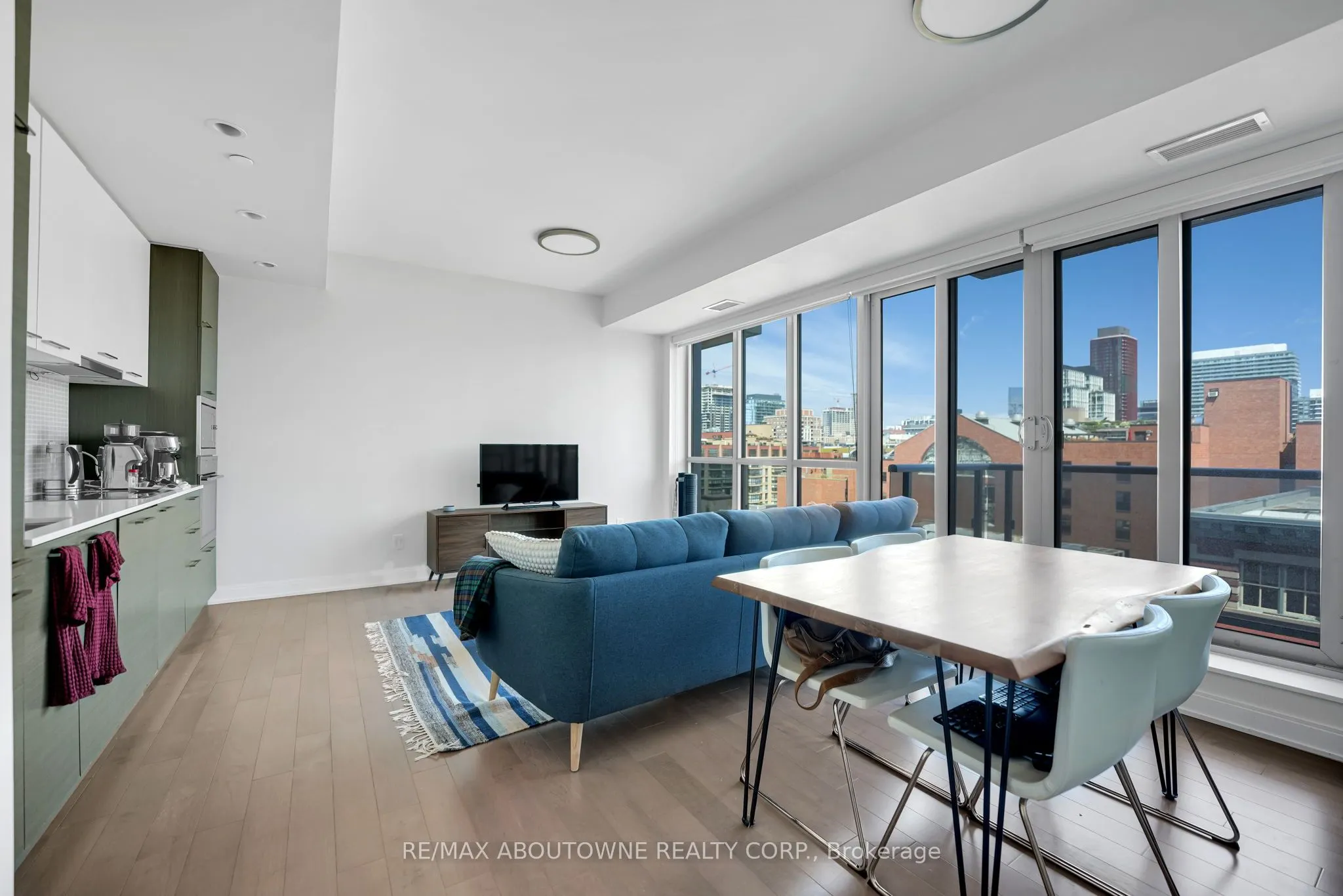55 Front Street E, #904