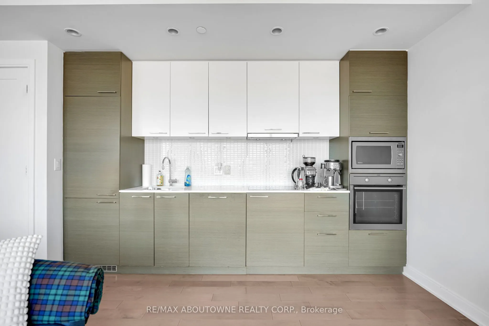 55 Front Street E, #904