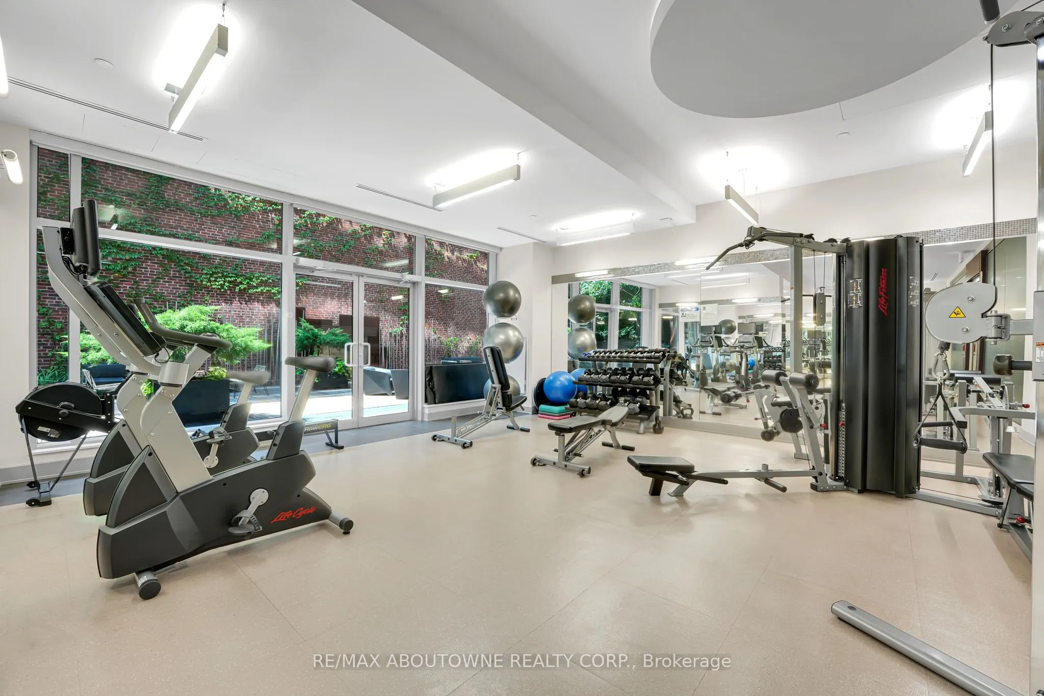 55 Front Street E, #904