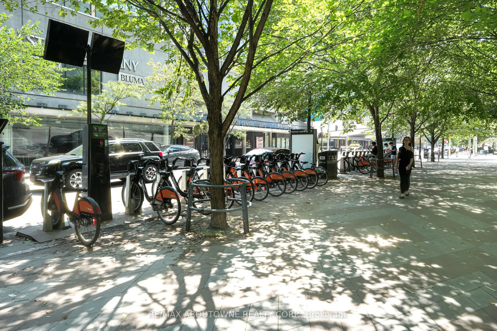 55 Front Street E, #904