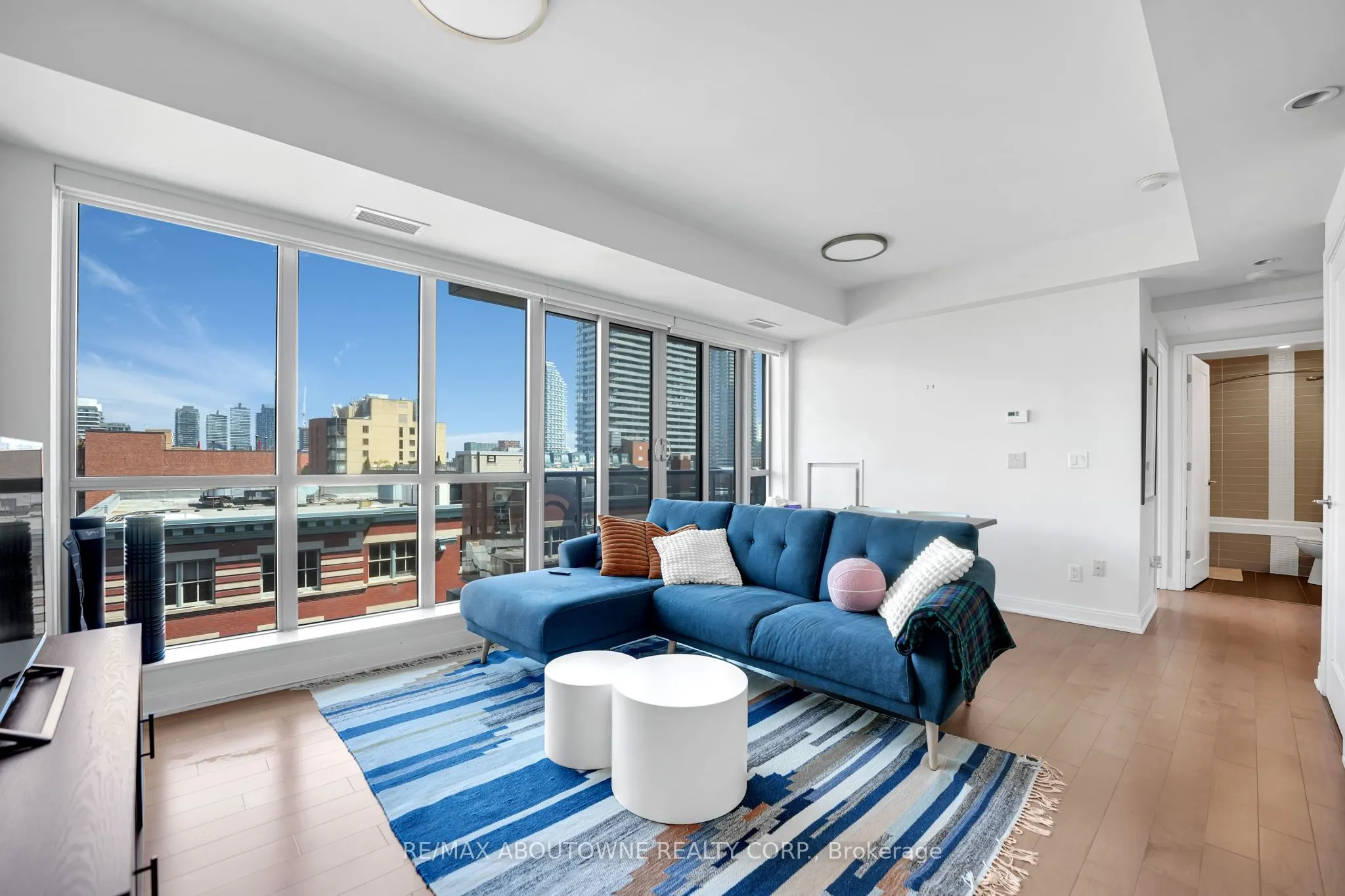 55 Front Street E, #904