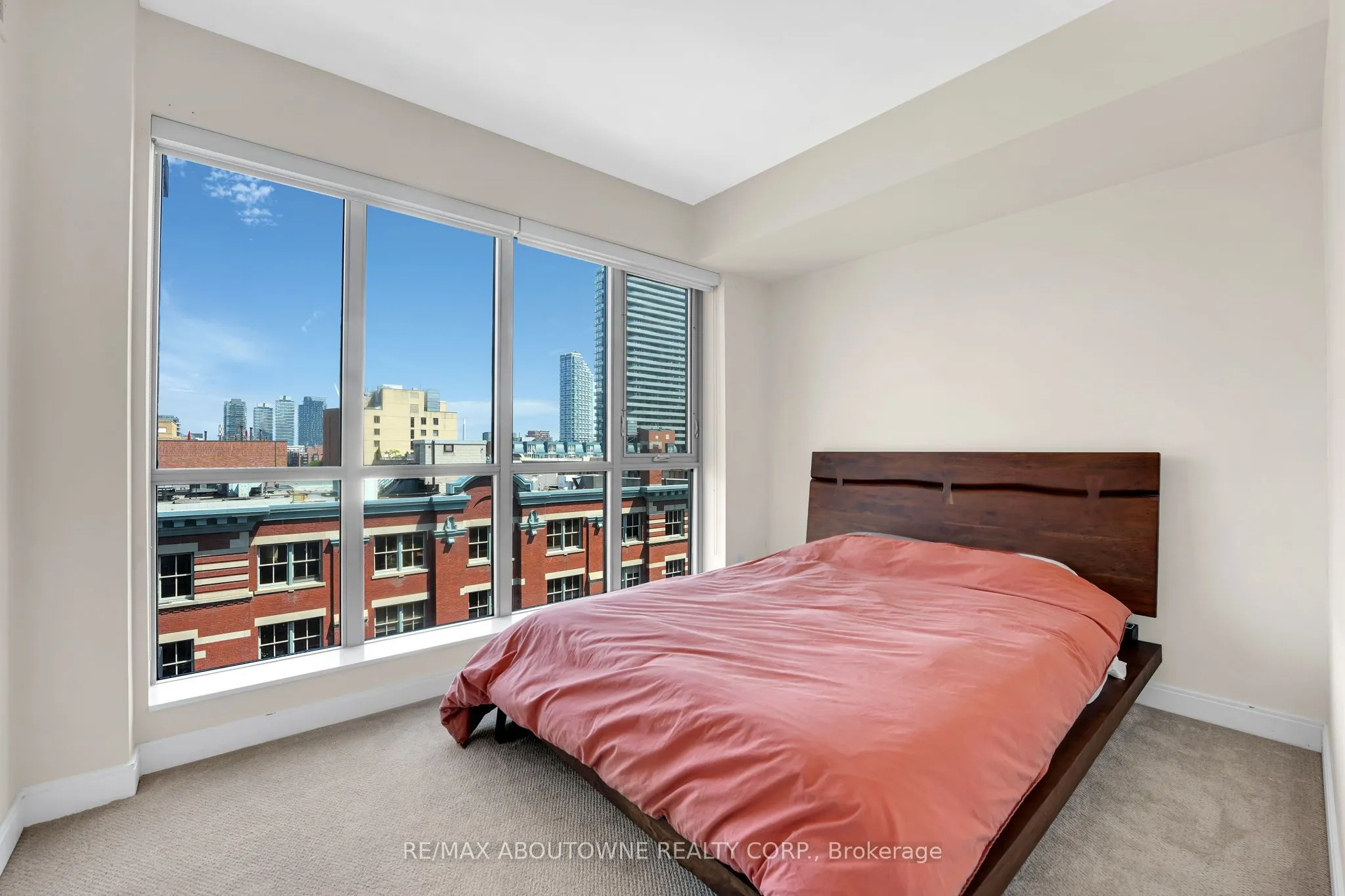 55 Front Street E, #904