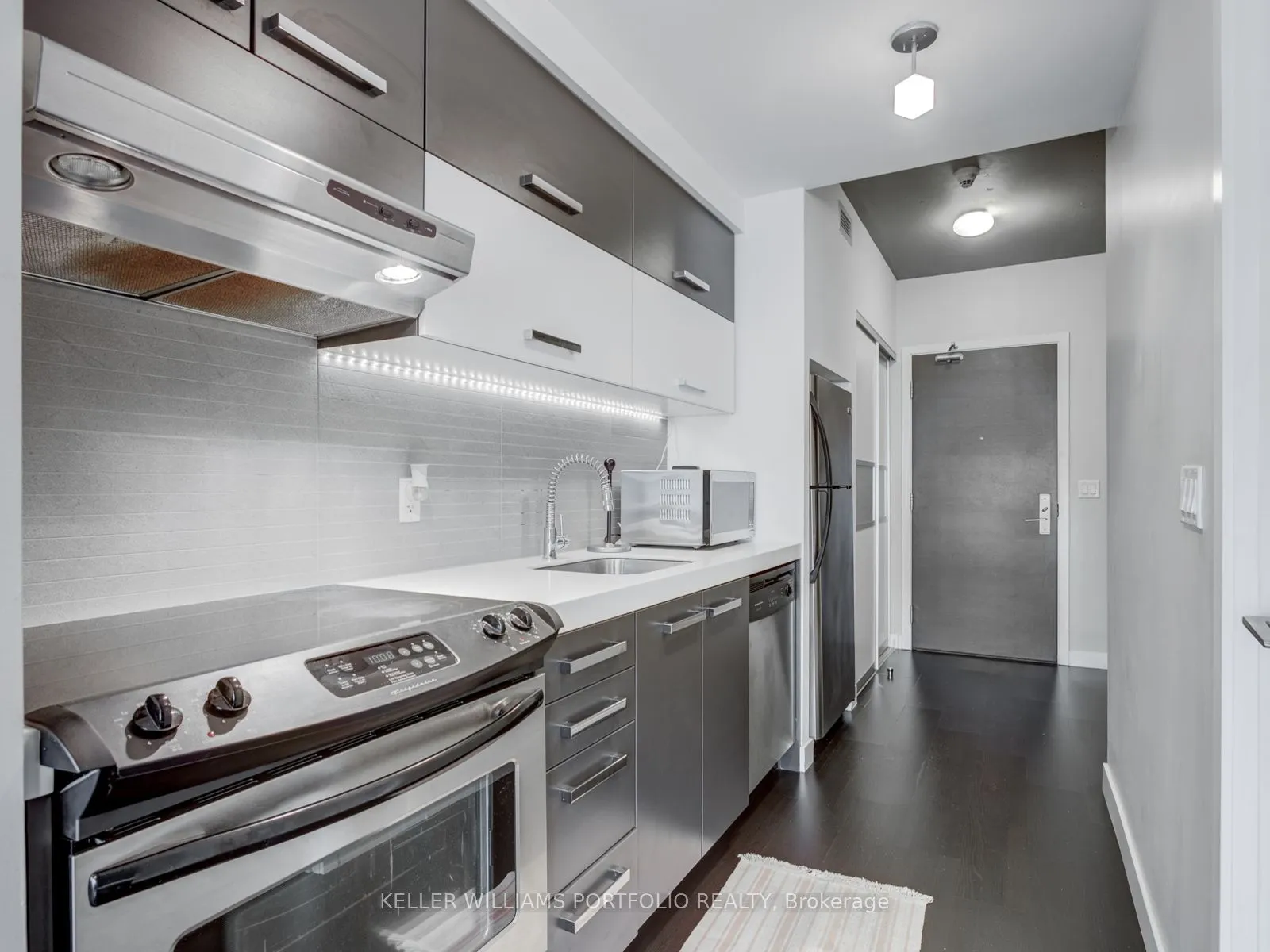 55 Stewart Street, #418