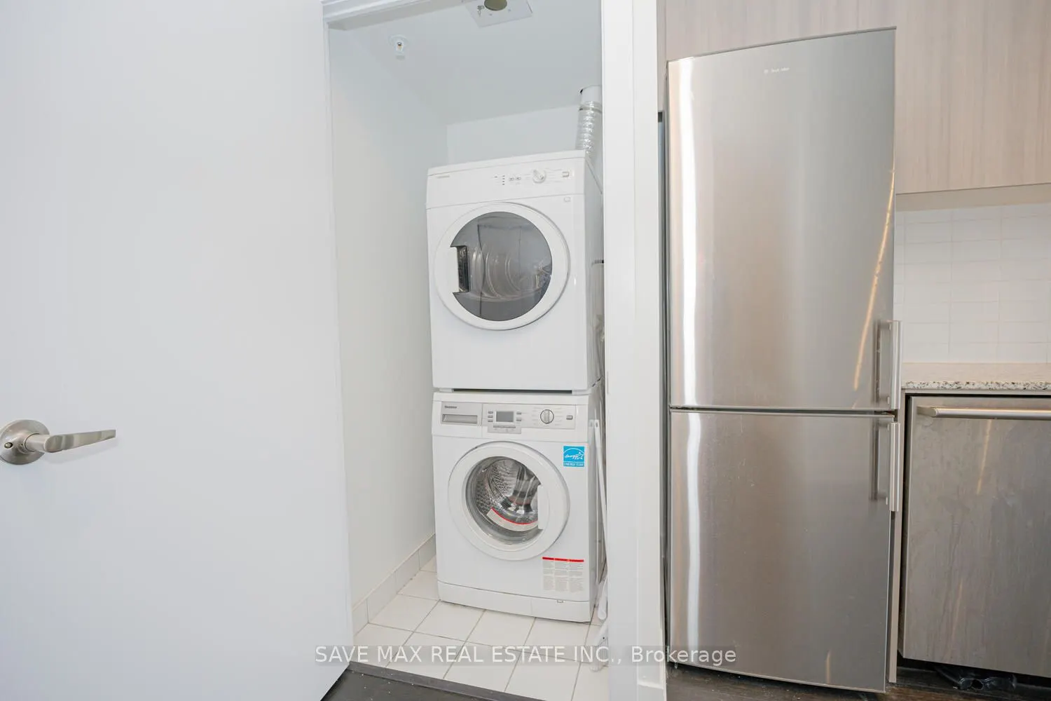 7 Kenaston Gardens E, #220