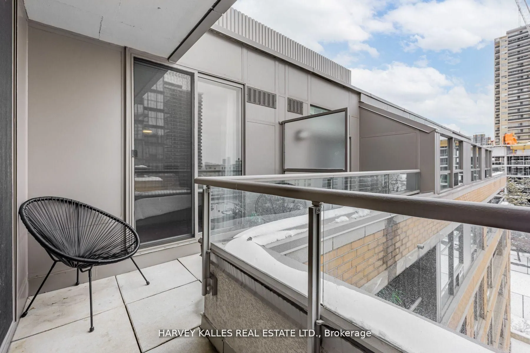 5 Rosehill Avenue, #910